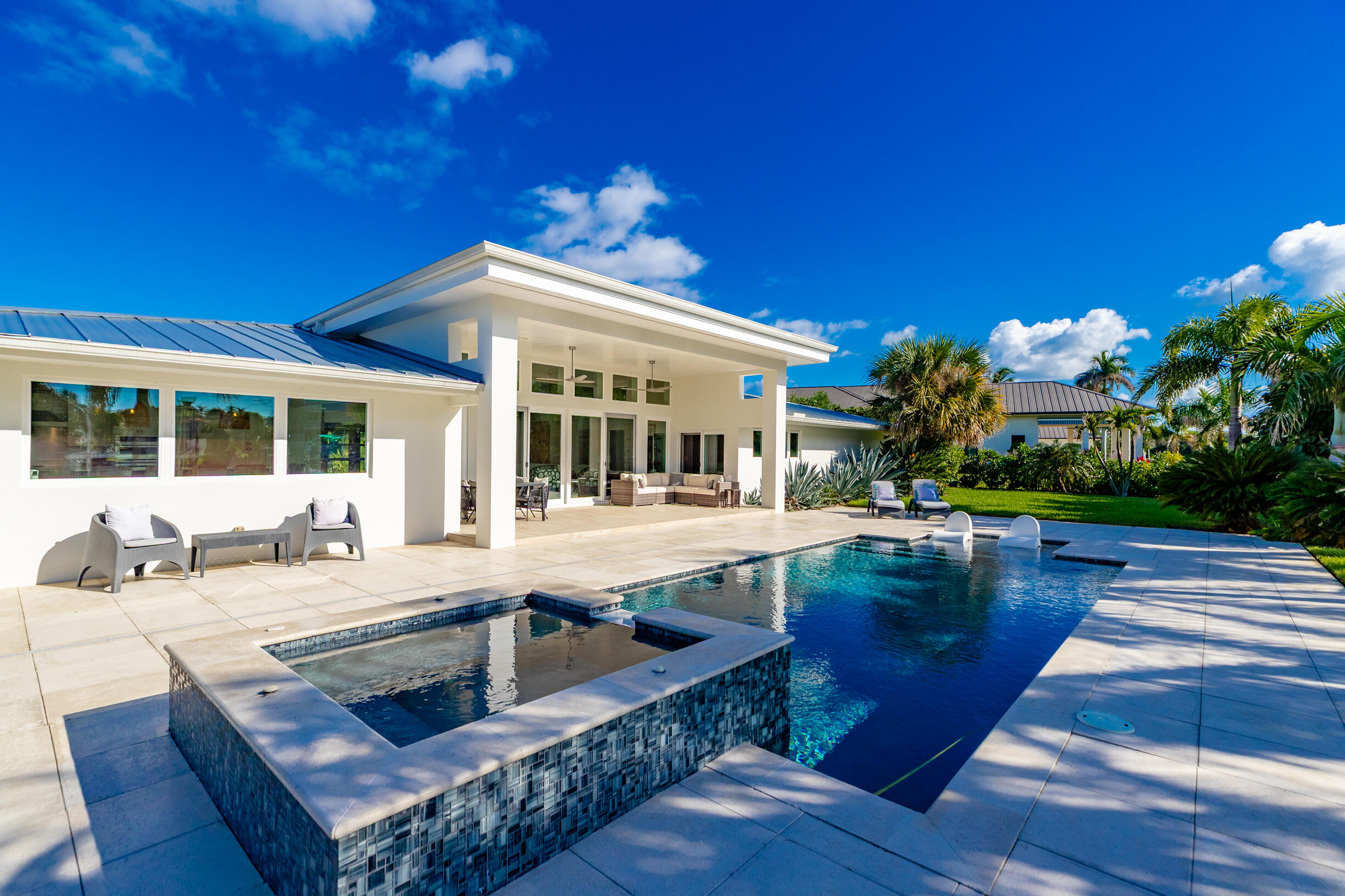 Pool & Spa
