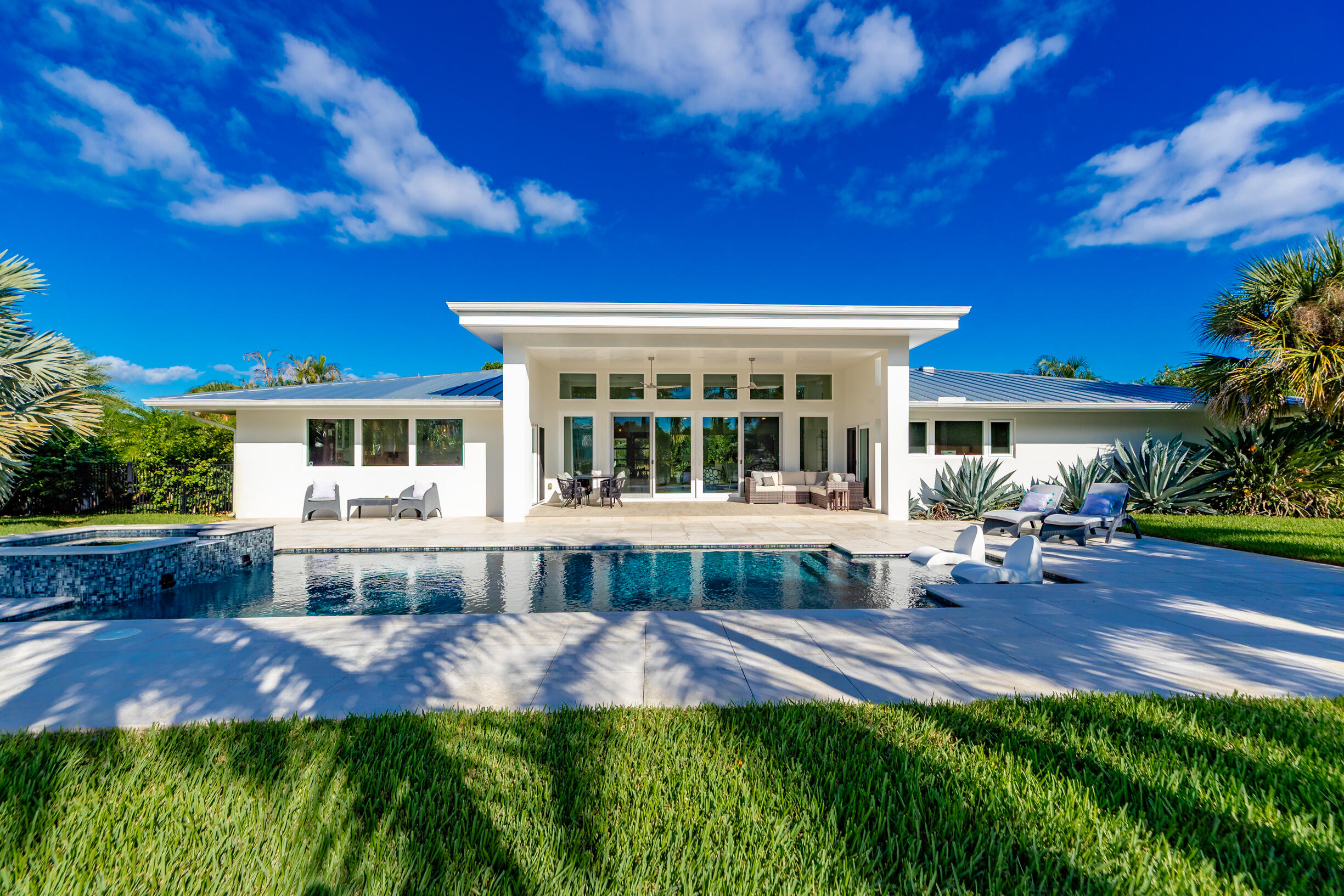 Pool & Spa