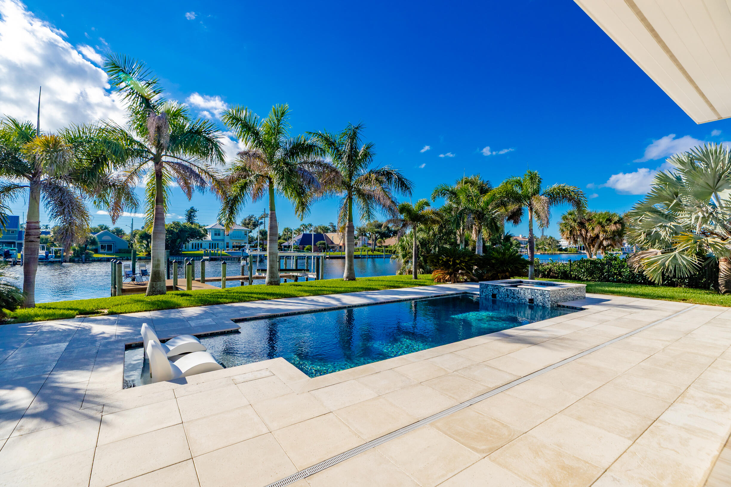Pool & Spa