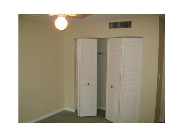 REAL SPLIT BEDROOM PLAN. ONE BEDROOM ON EACH SIDE OF LIVING ROOM.