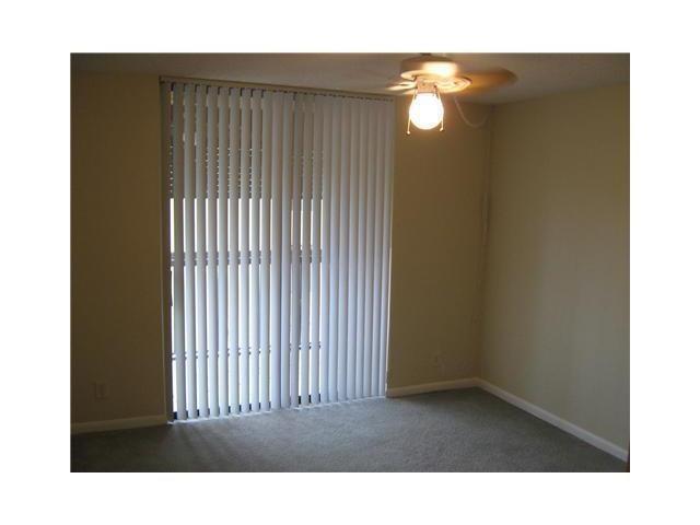 REAL SPLIT BEDROOM PLAN. ONE BEDROOM ON EACH SIDE OF LIVING ROOM.