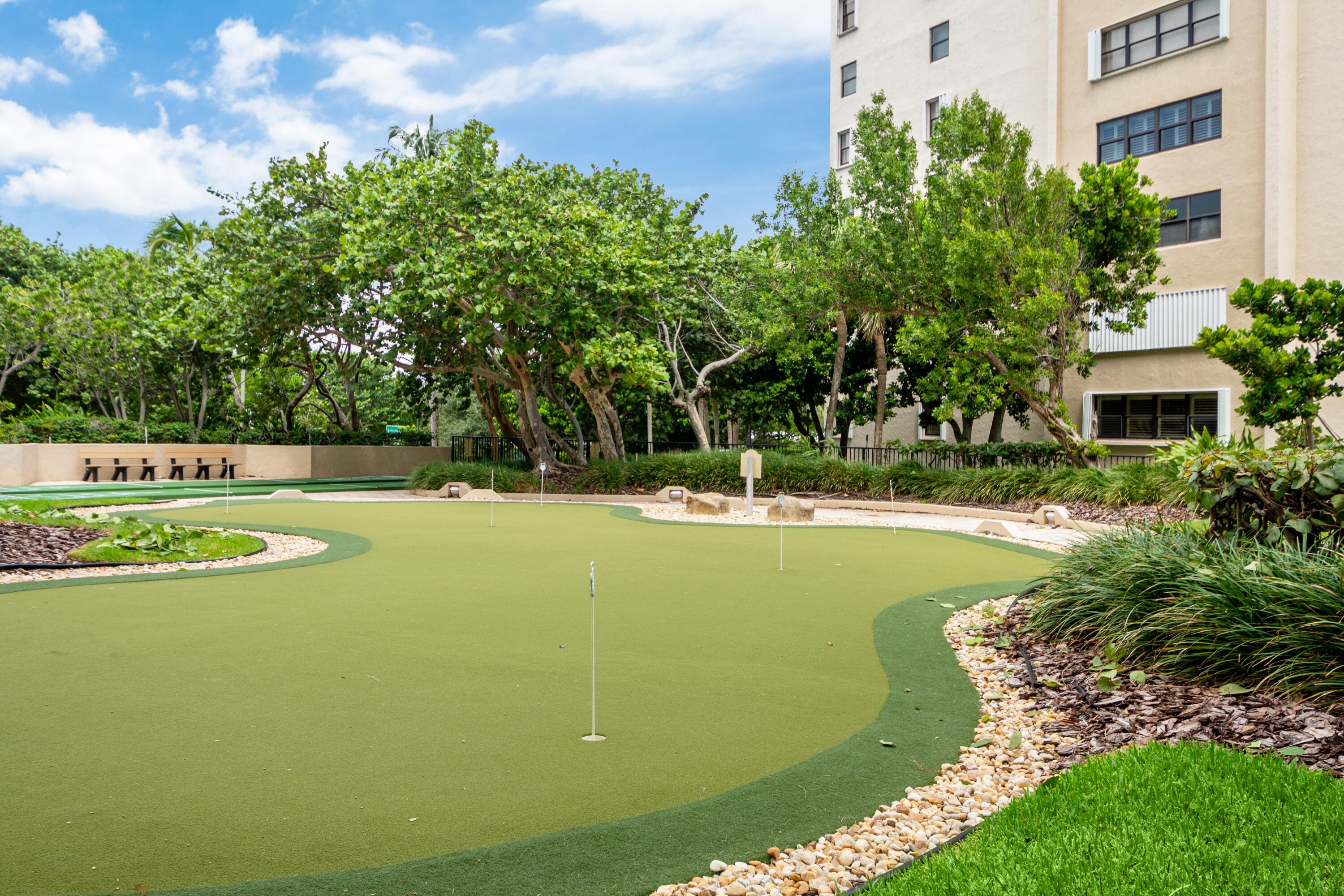 25_5000NOceanBlvd_208_61_PuttingGreen_Hi
