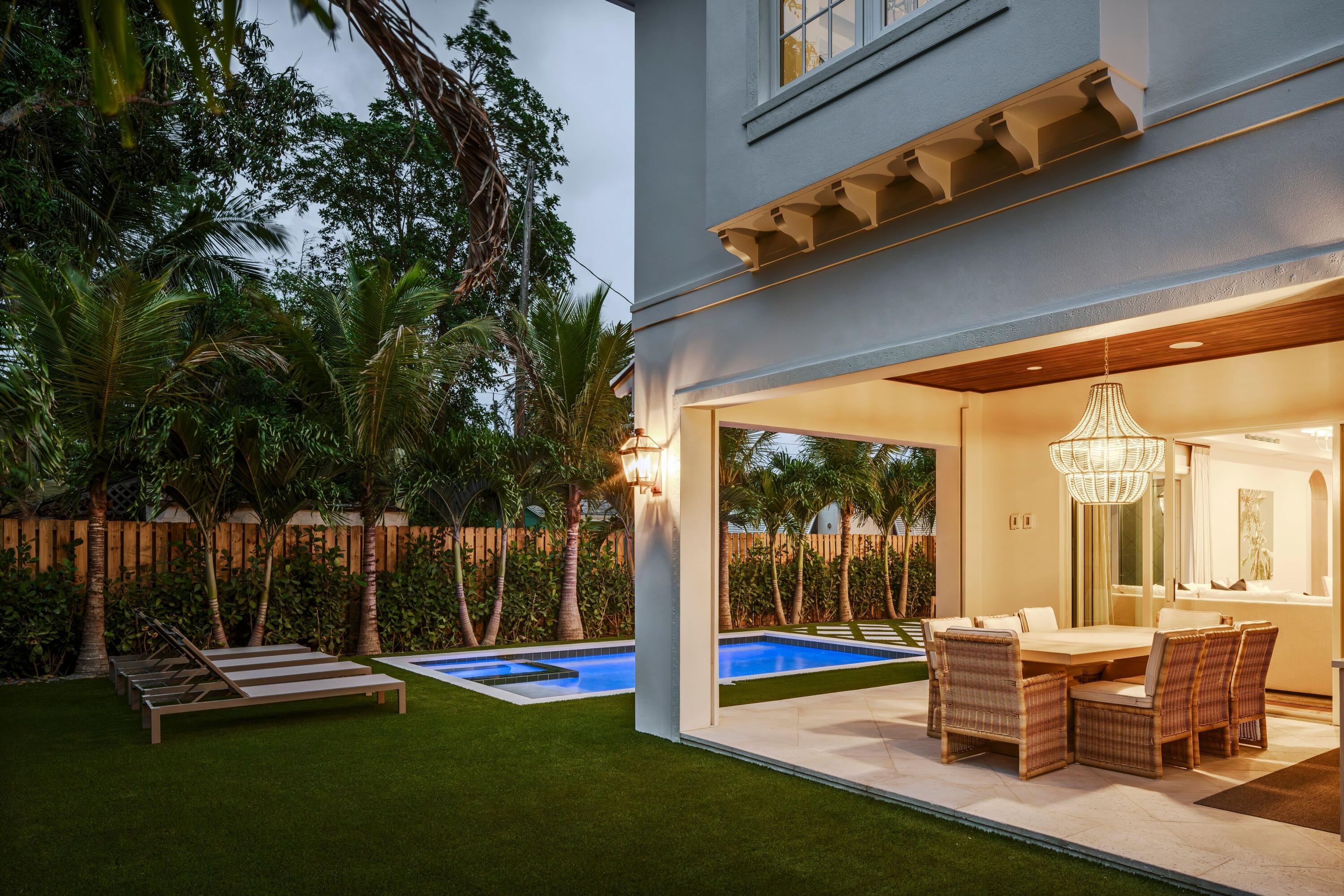 10 - Covered patio with wicker dining se