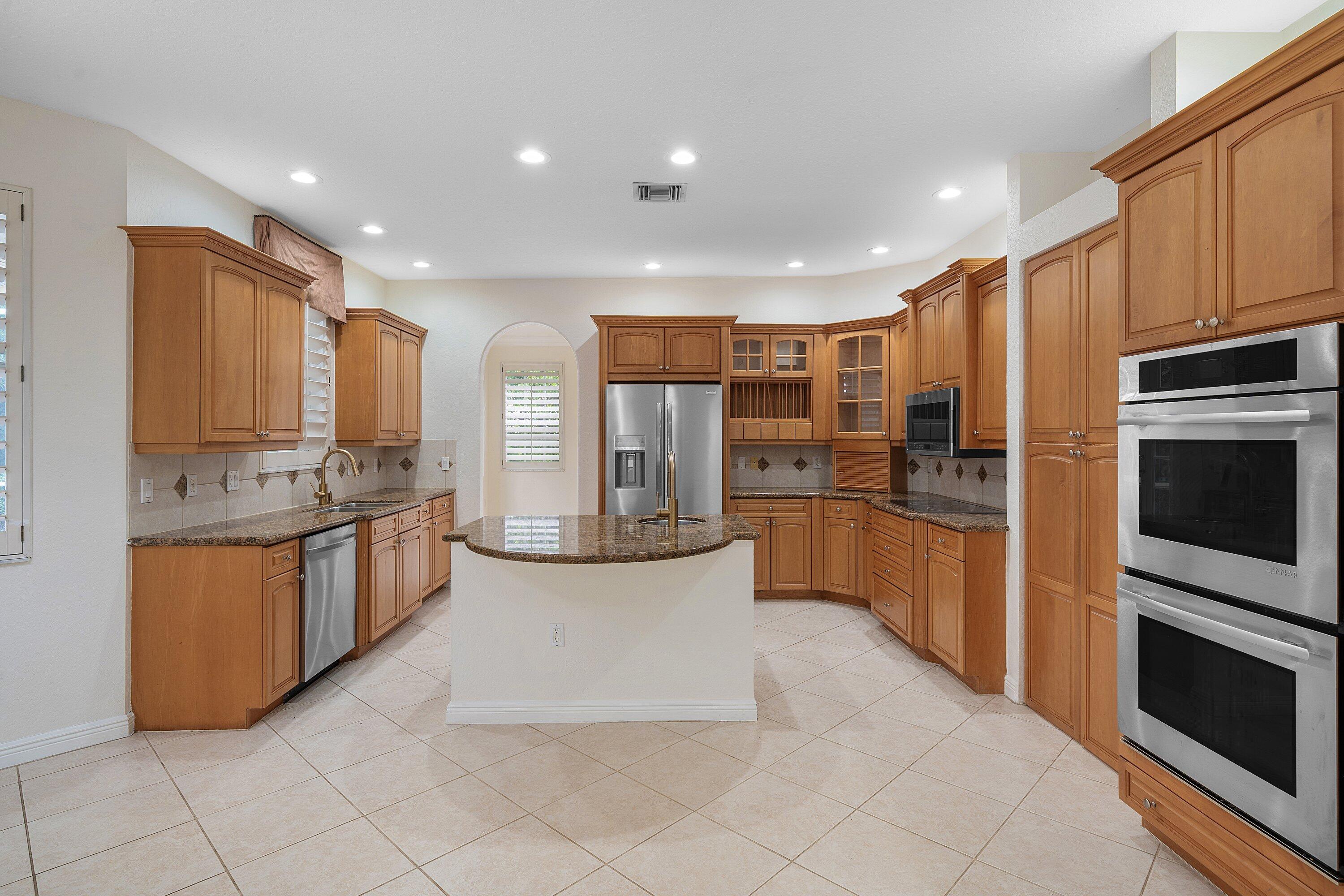6395 Stonehurst (15)