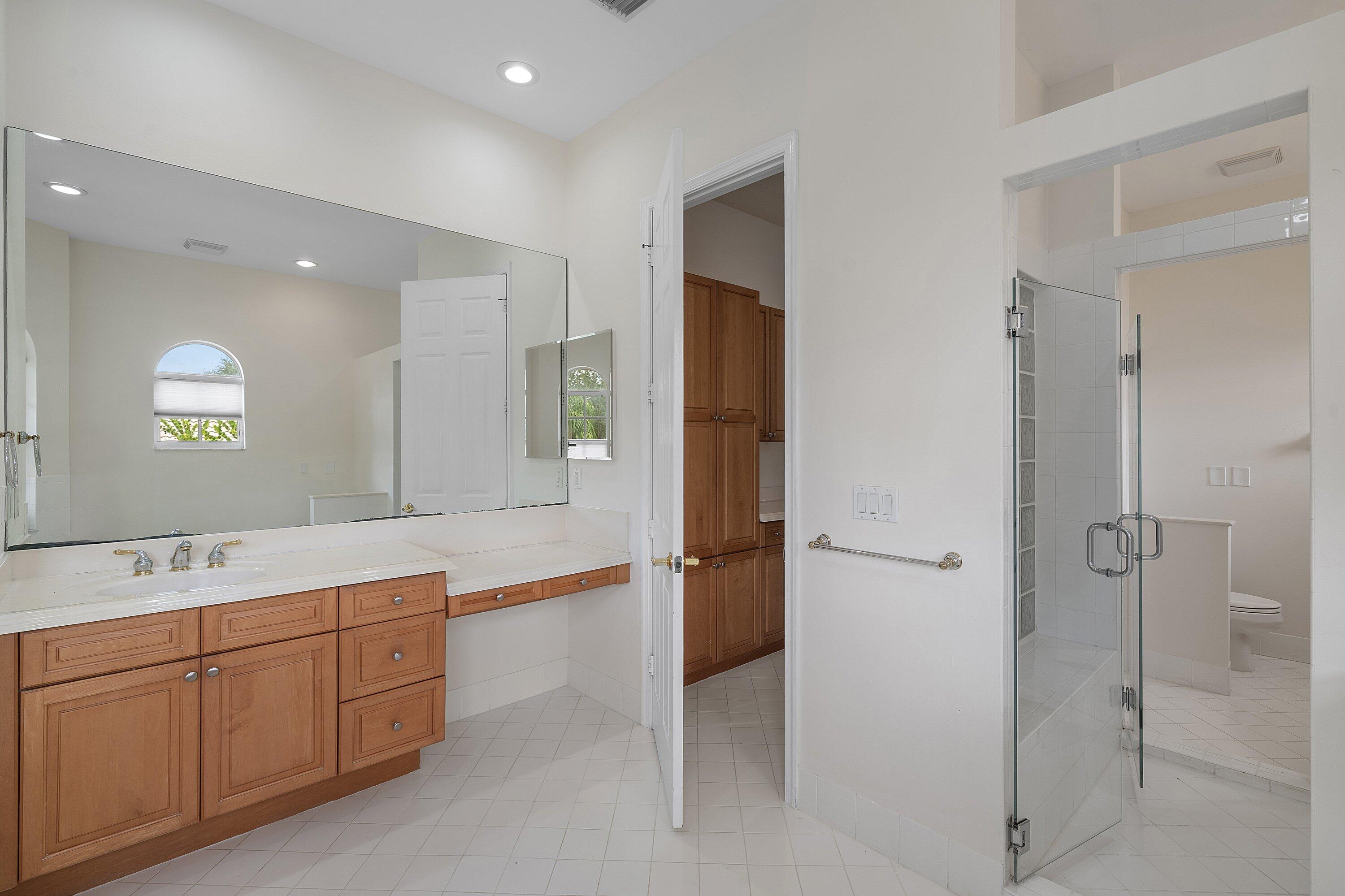 6395 Stonehurst (46)