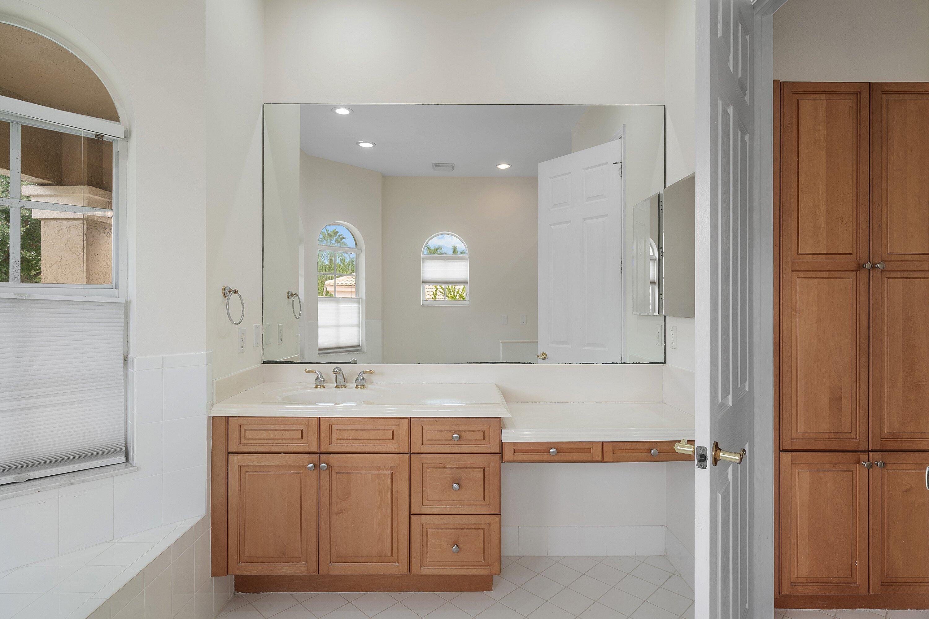 6395 Stonehurst (45)