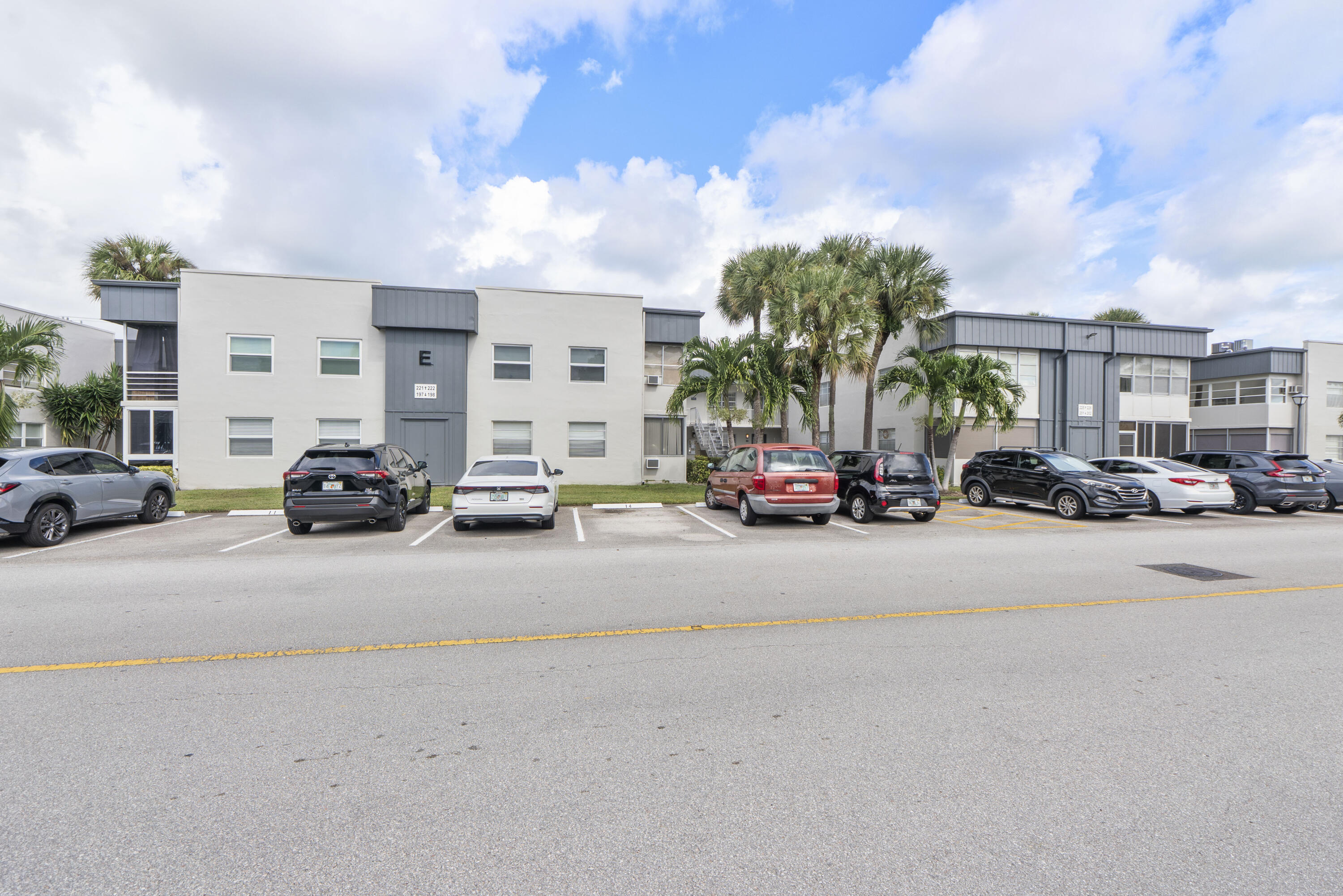 197 Normandy Ln_001