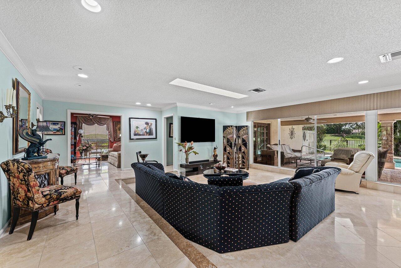 008-16821RoseAppleDrive