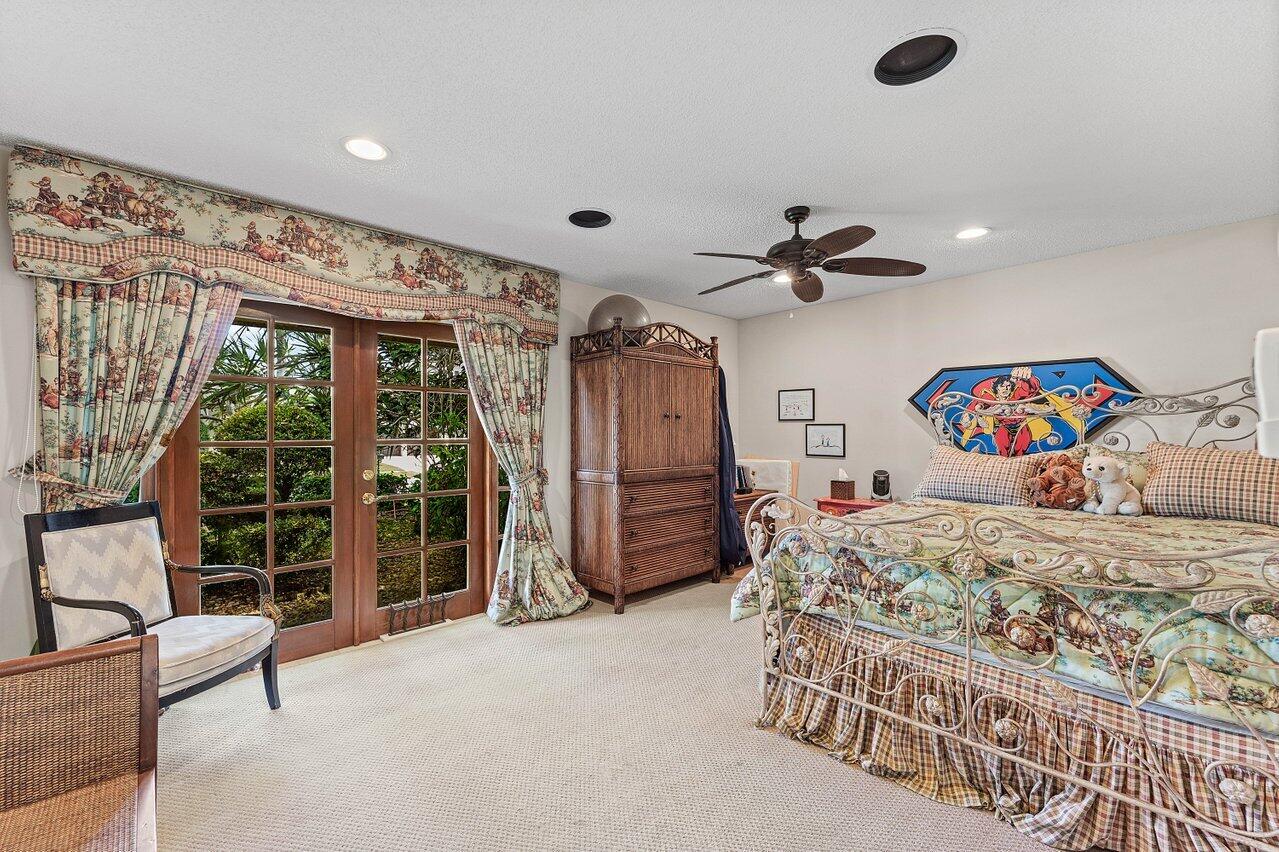 022-16821RoseAppleDrive