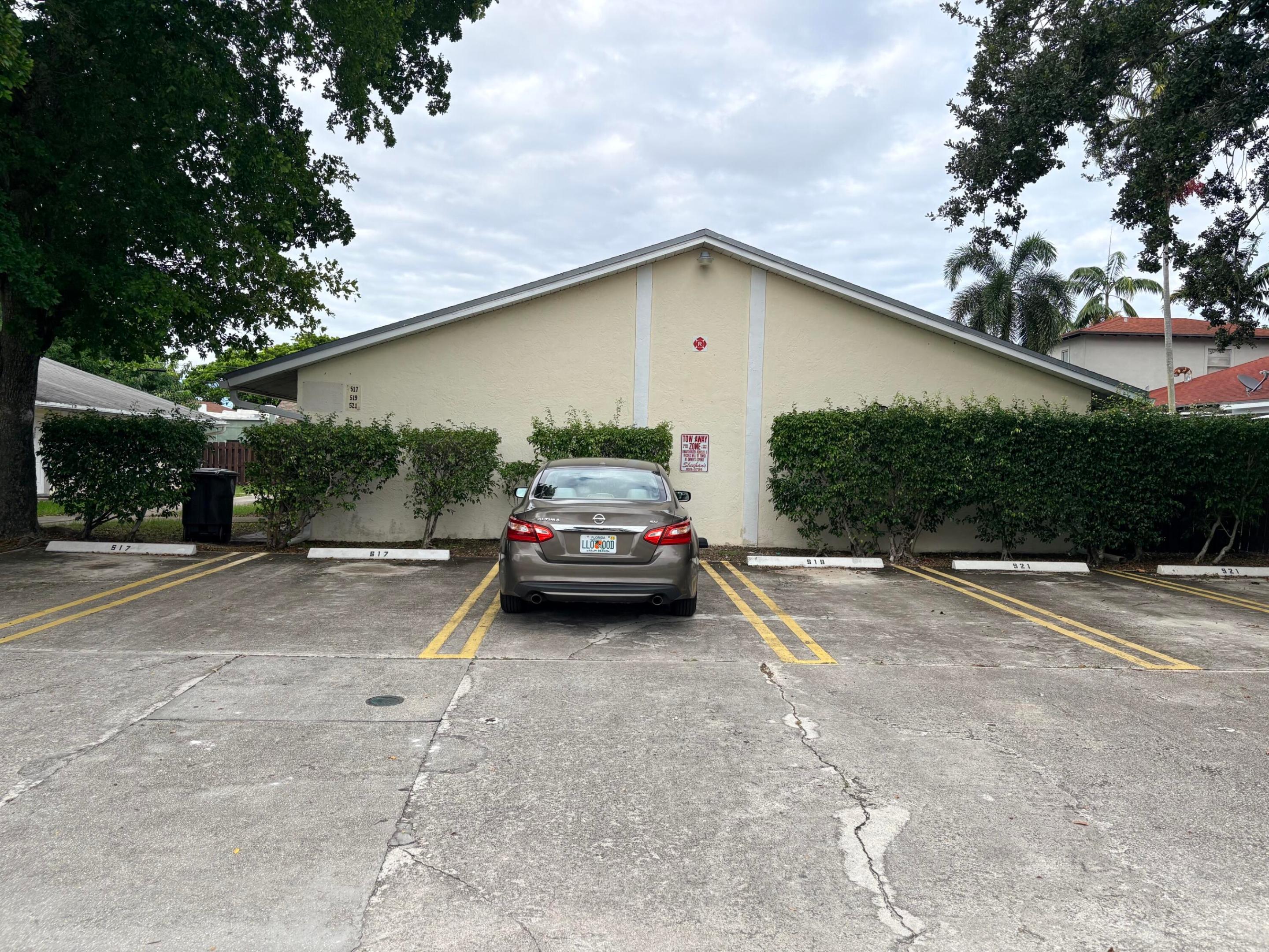PARKING FOR THIS BUILDING
