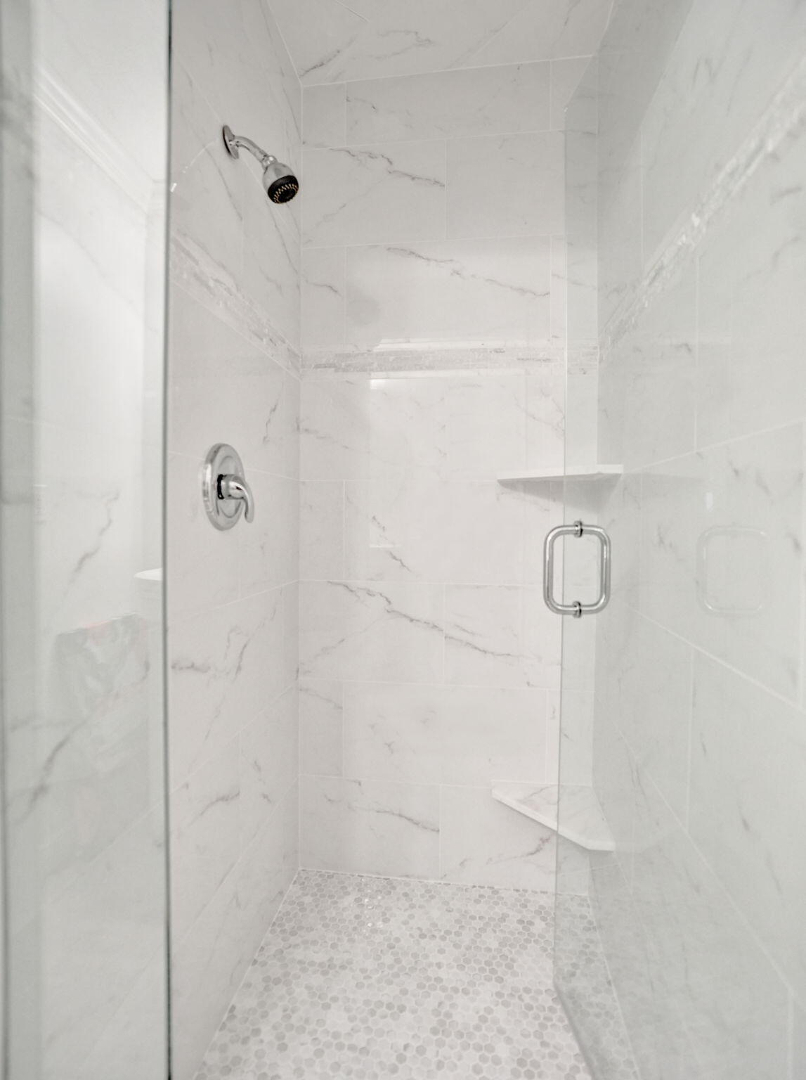 2ND BATH WITH FULL WALK-IN SHOWER