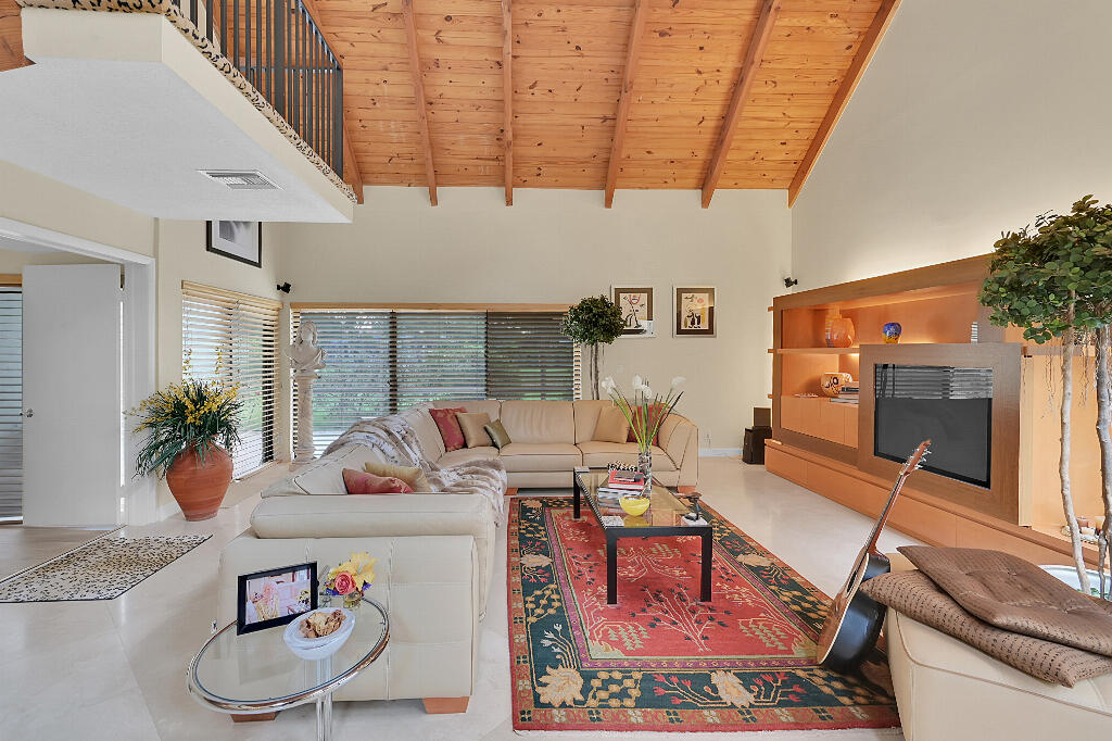 6130 Via Tierra Drive, Boca Raton