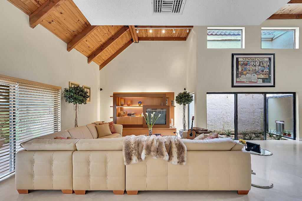 6130 Via Tierra Drive, Boca Raton