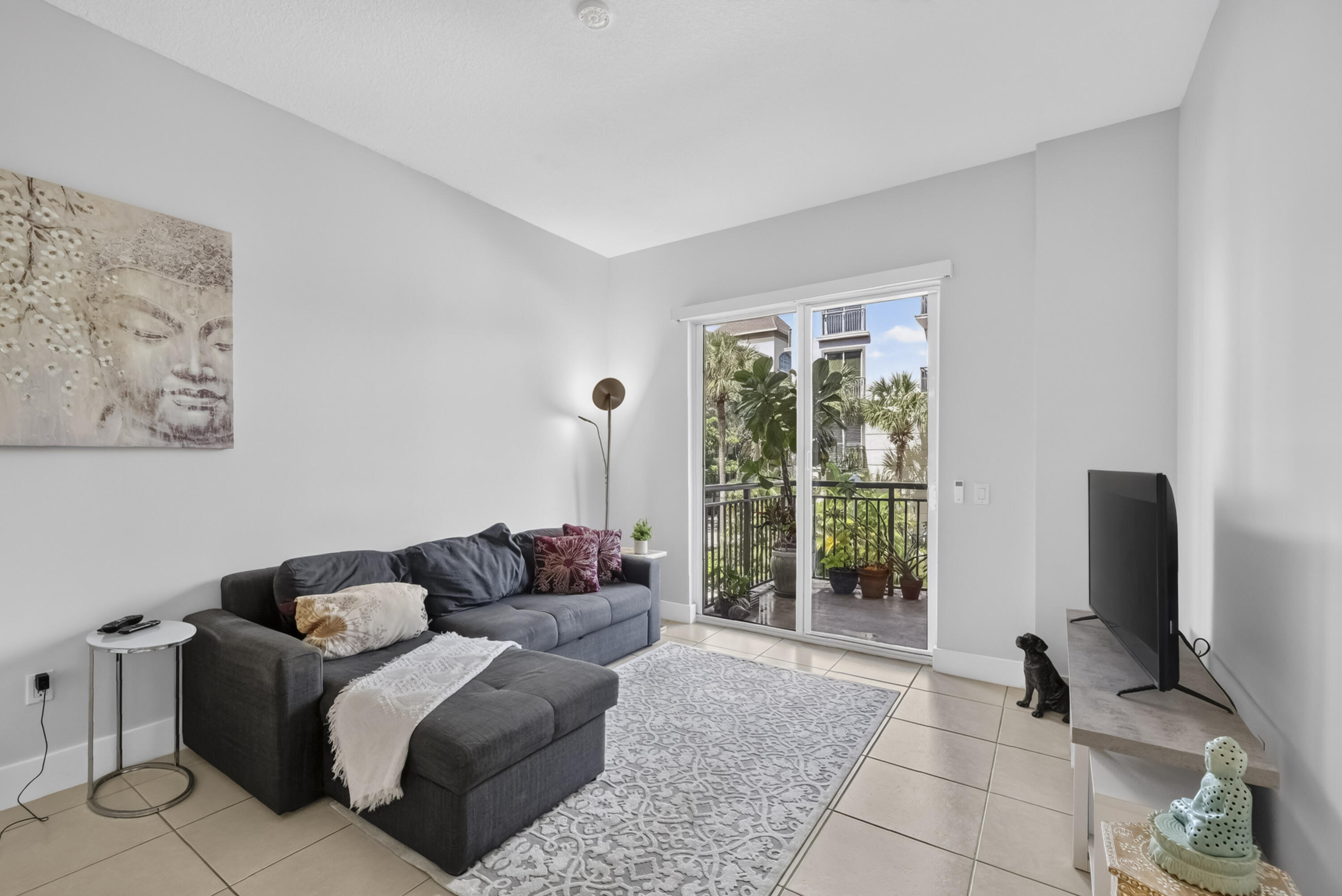 High ceiling and electric blinds, vantom screens for sliding doors High ceiling and electric blinds, vantom screens for sliding doors