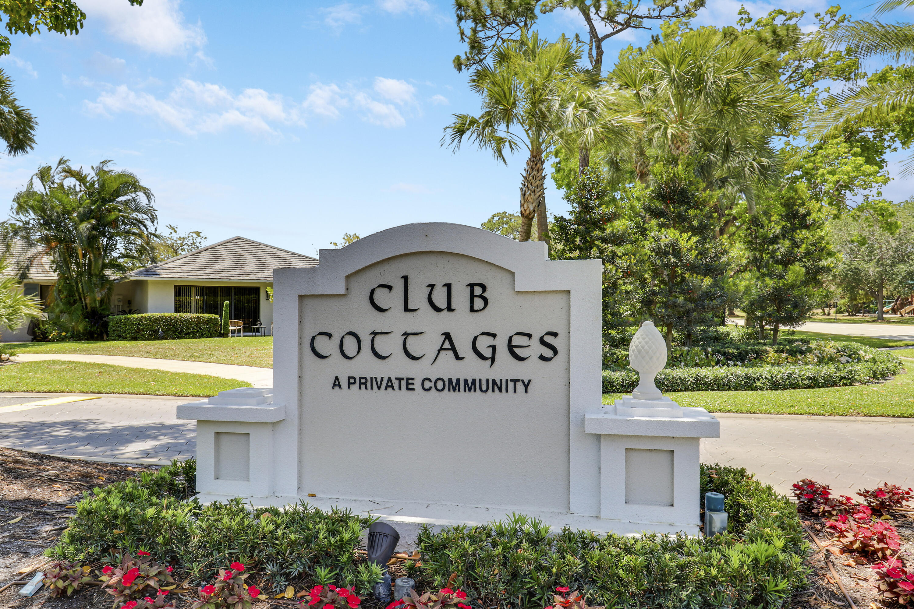 Club Cottages