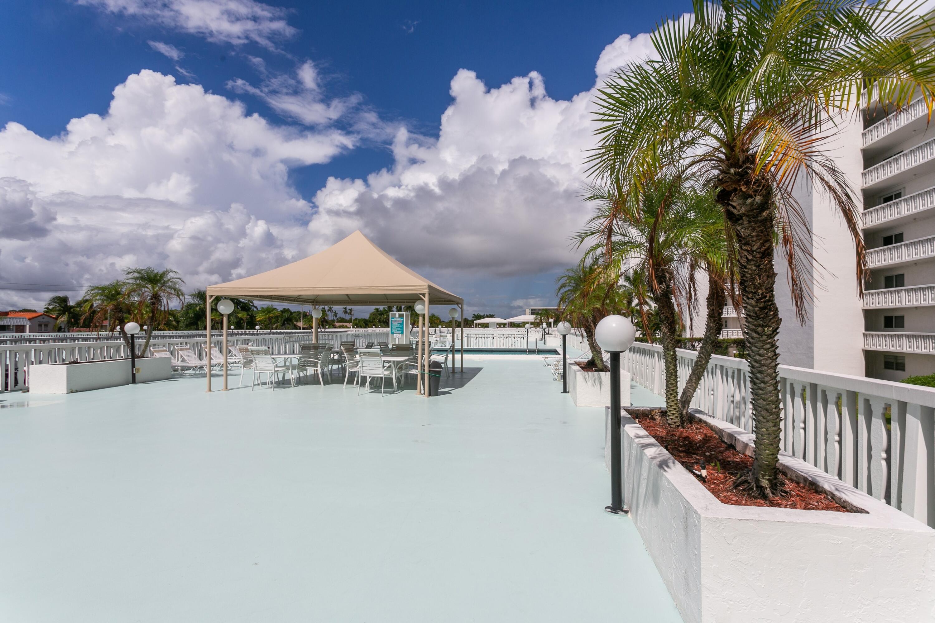 19301lakeshoredrive40929poolhires
