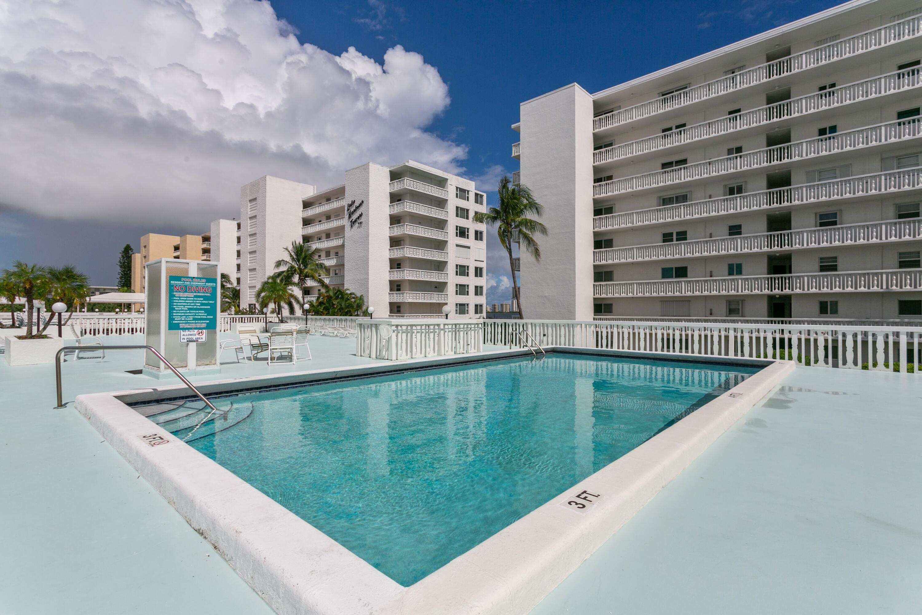 22301lakeshoredrive40929004poolhires