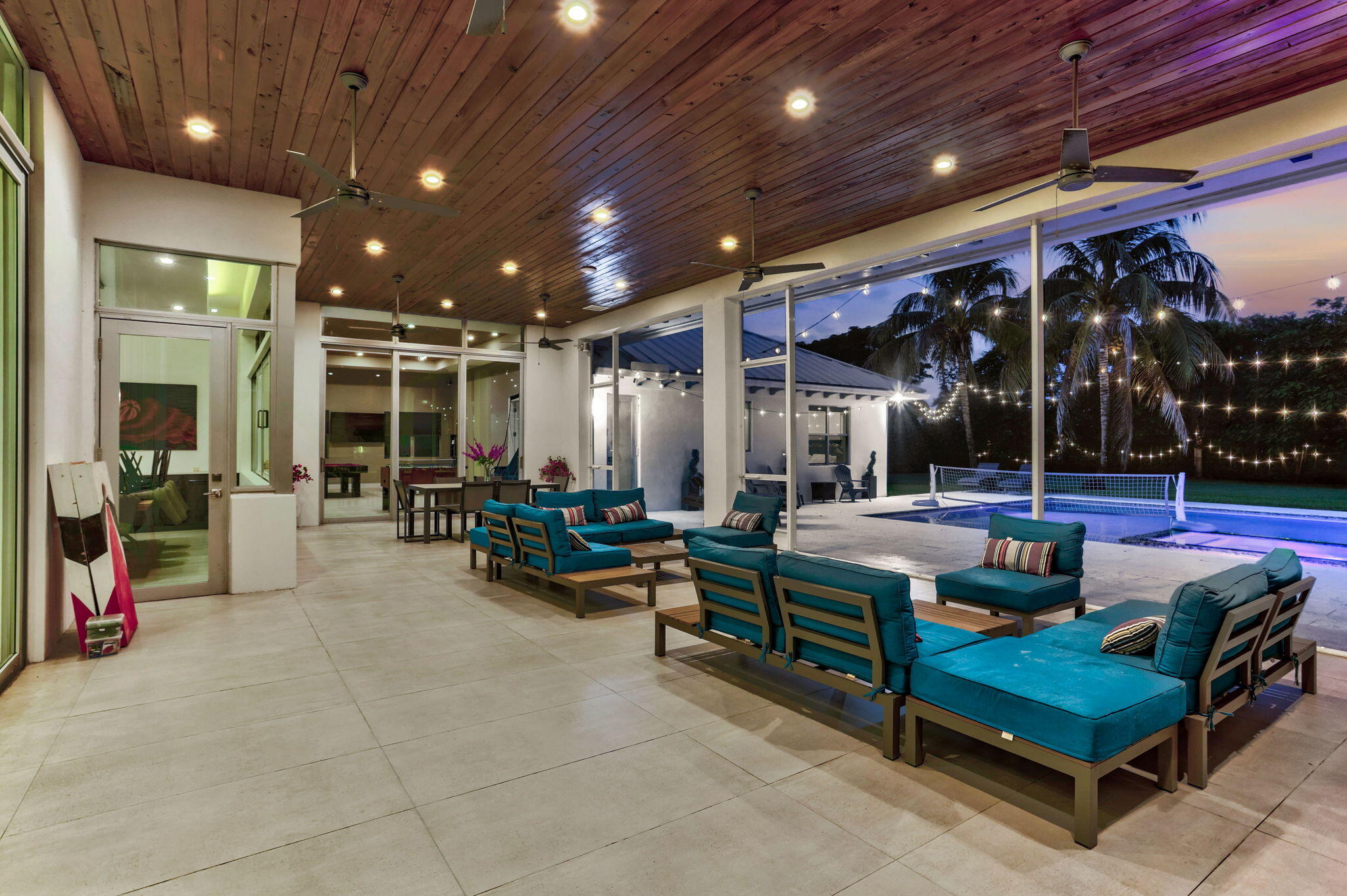 Twilight - Screened Patio