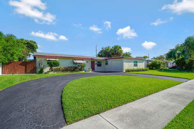 416 Lighthouse Drive North-small-003-005