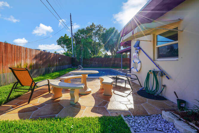 416 Lighthouse Drive North-small-035-030