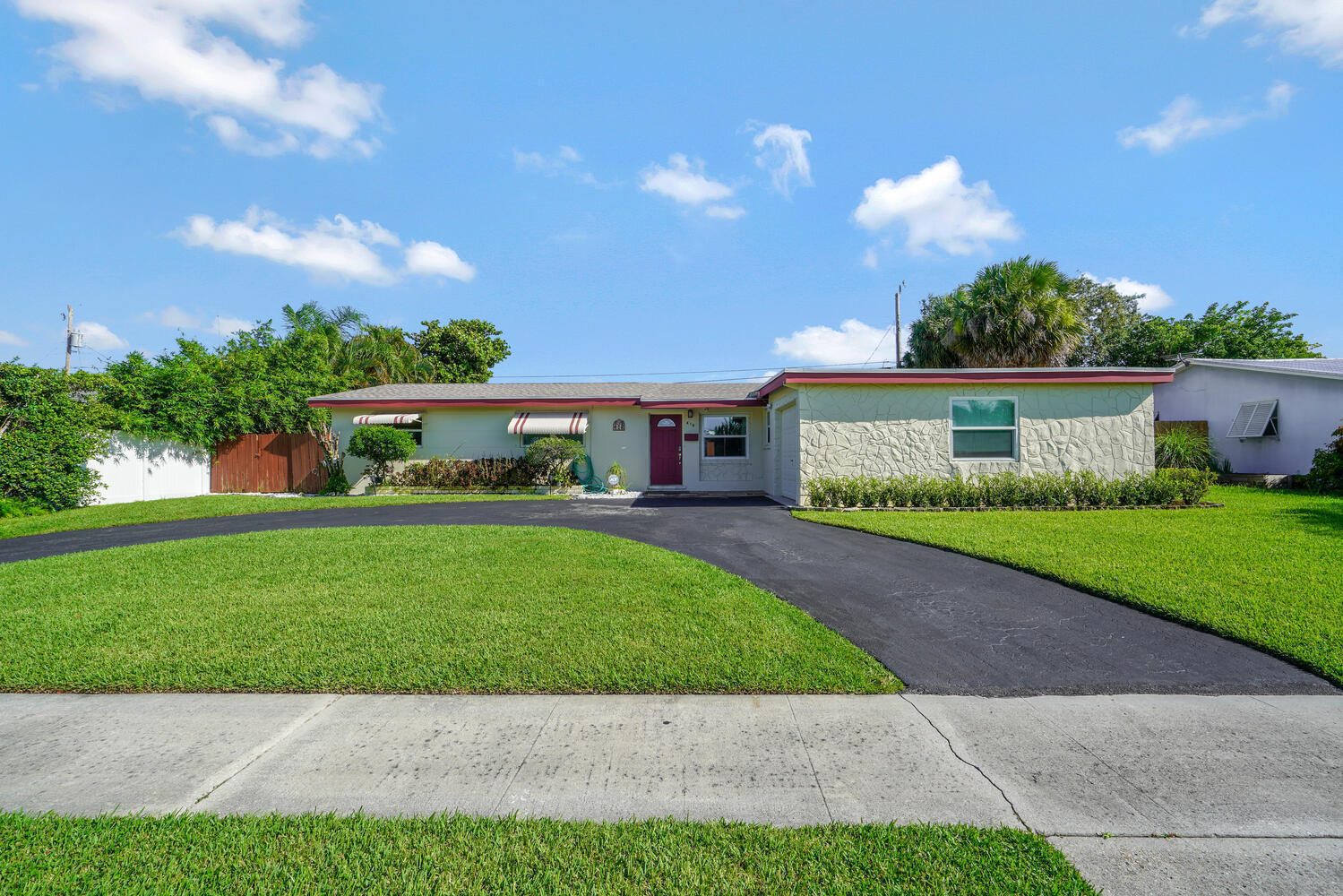416 Lighthouse Drive North-large-004-010 416 Lighthouse Drive North-large-004-010