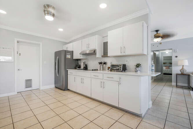 416 Lighthouse Drive North-small-012-009