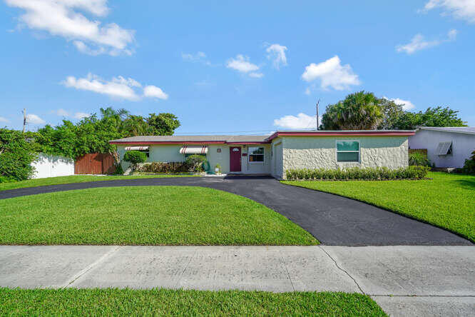 416 Lighthouse Drive North-small-004-010