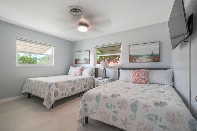 416 Lighthouse Drive North-small-019-013