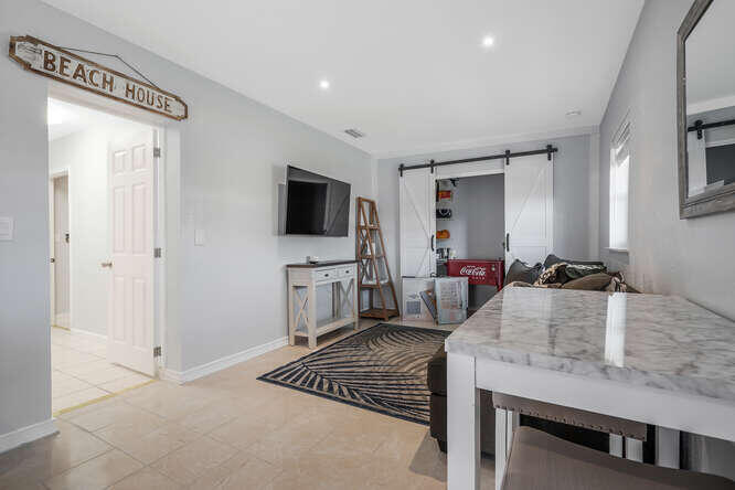 416 Lighthouse Drive North-small-025-018