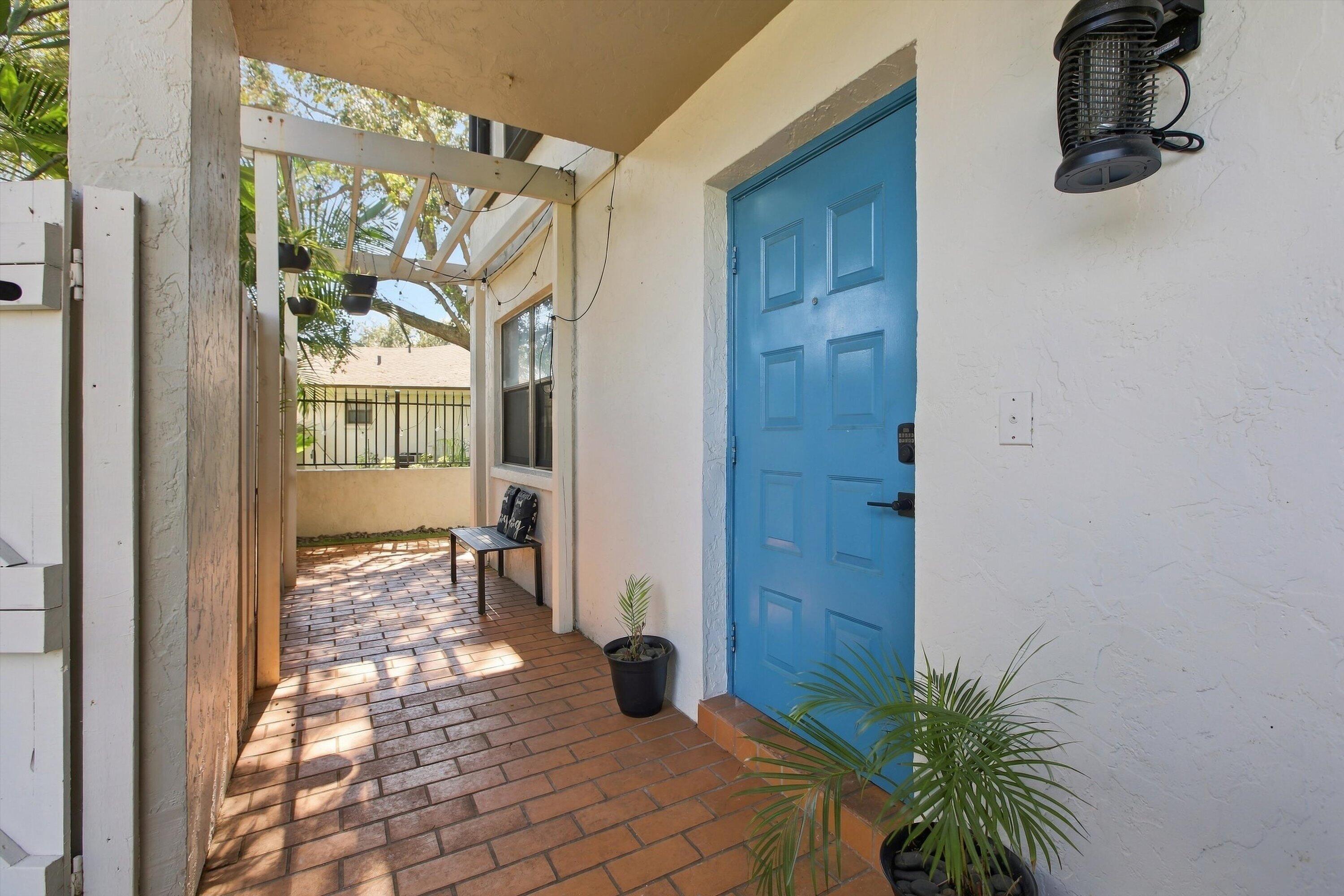 04-Front Porch