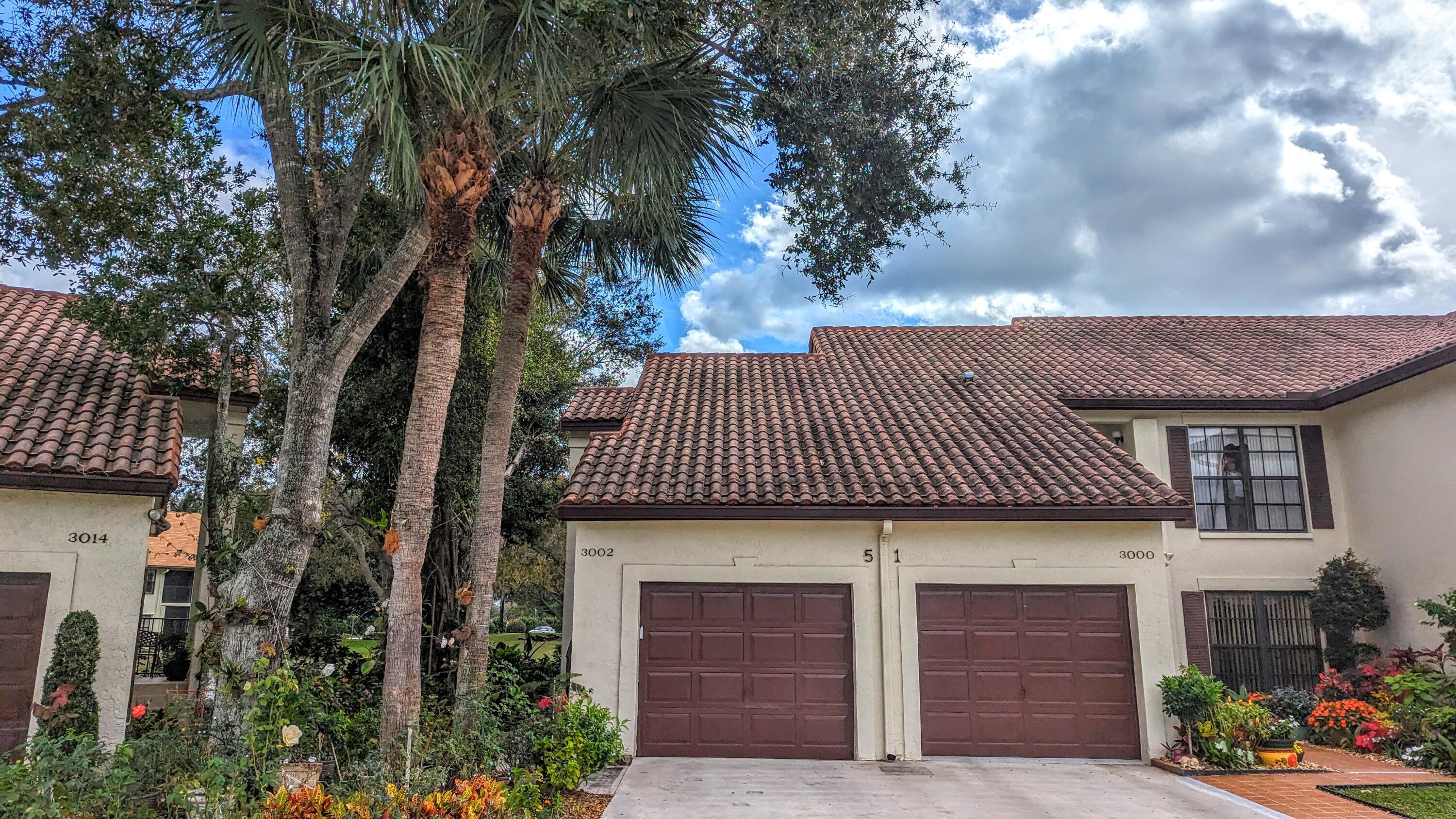 Exterior Front Garage Left