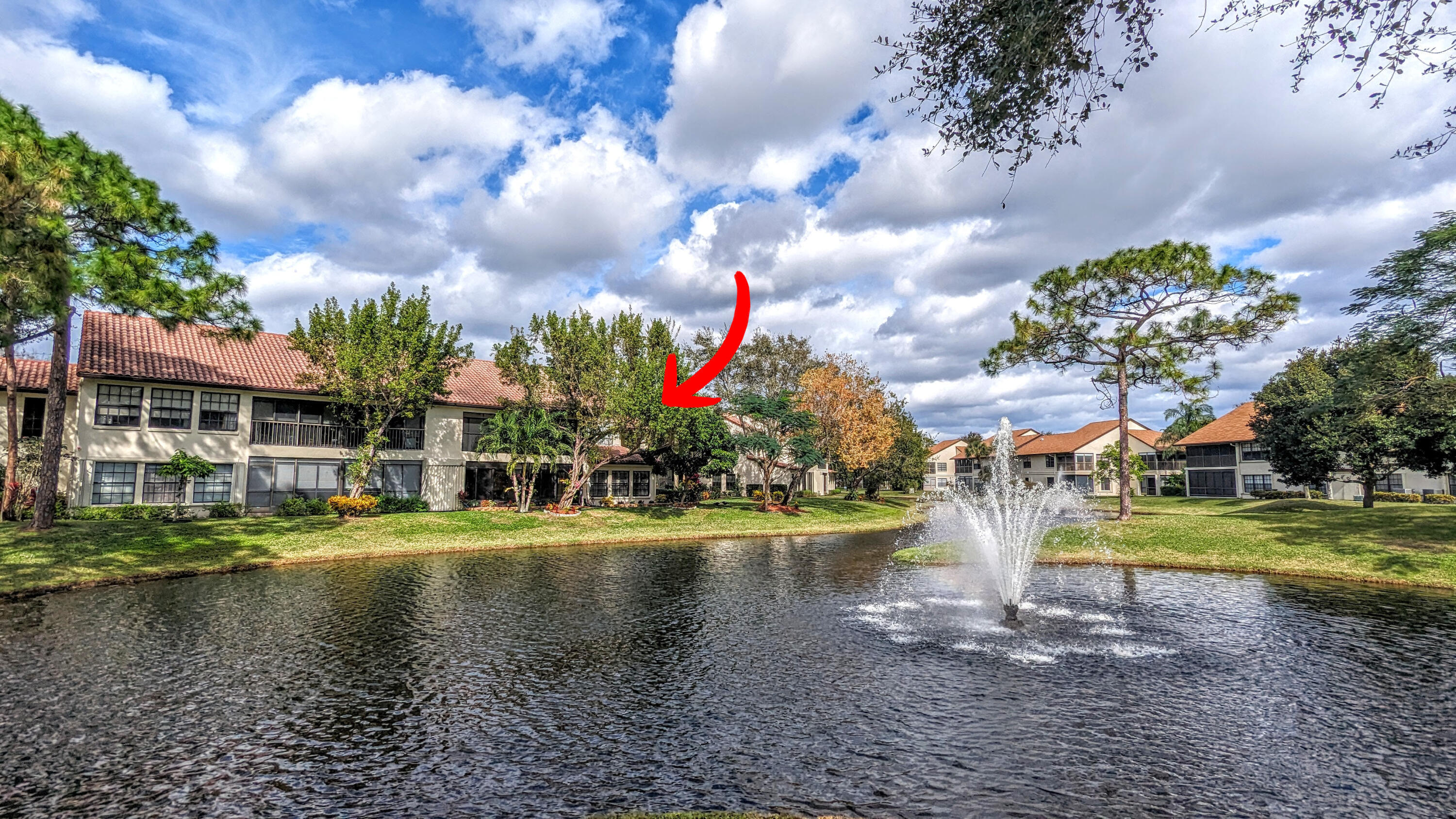 Exterior Back & Lake