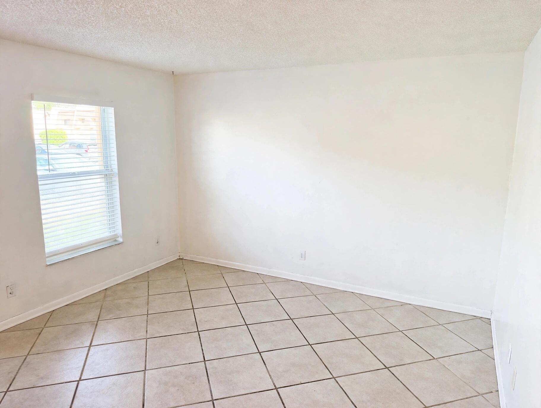 Living room / Furniture removed with AI Living room / Furniture removed with AI