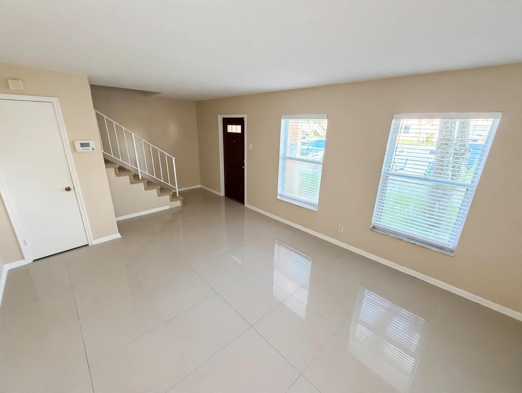 Living room / furniture removed with AI