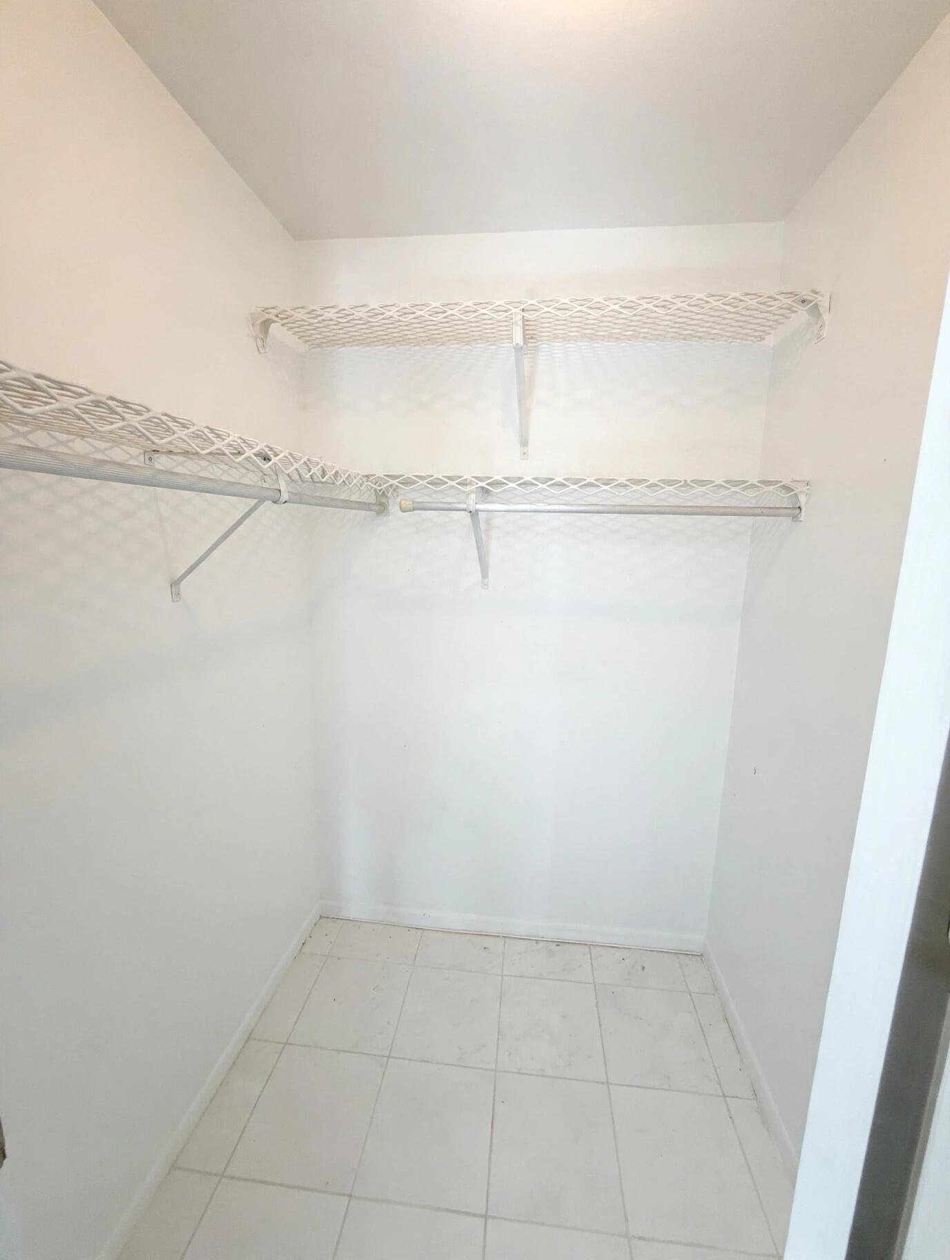 Walking Closet