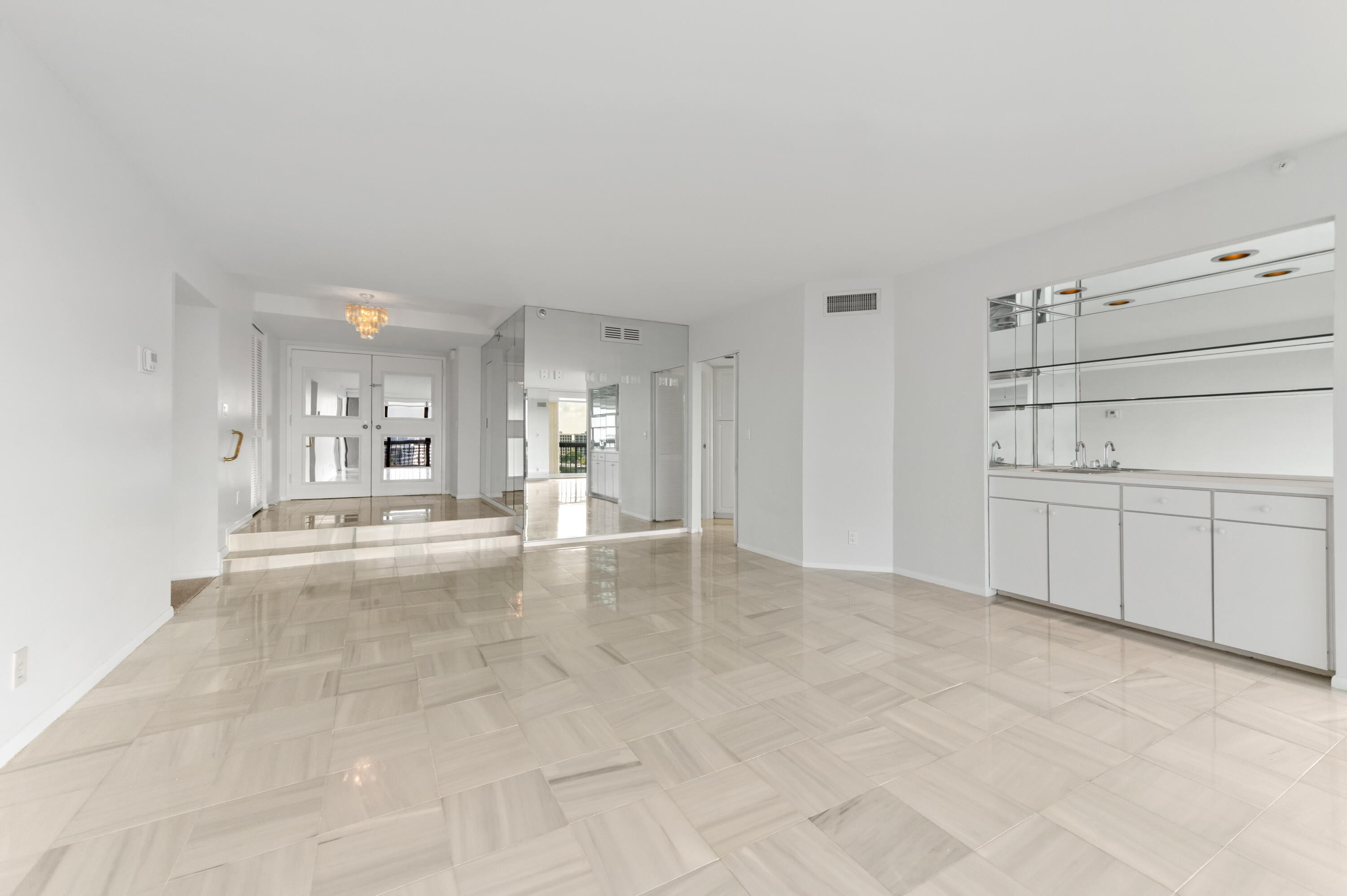 04 Living Room 01