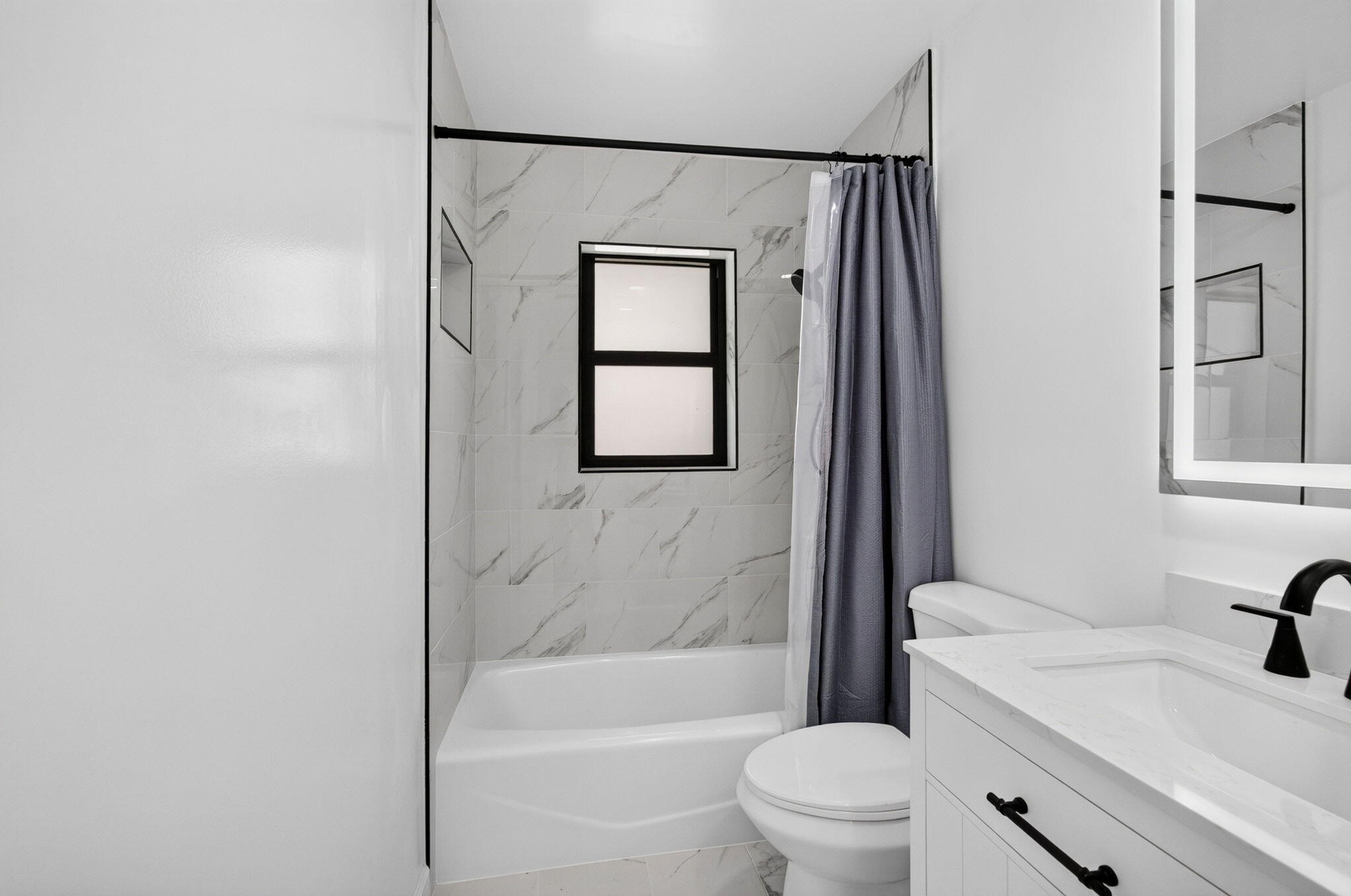 Bathroom 2 / Tub Shower combo