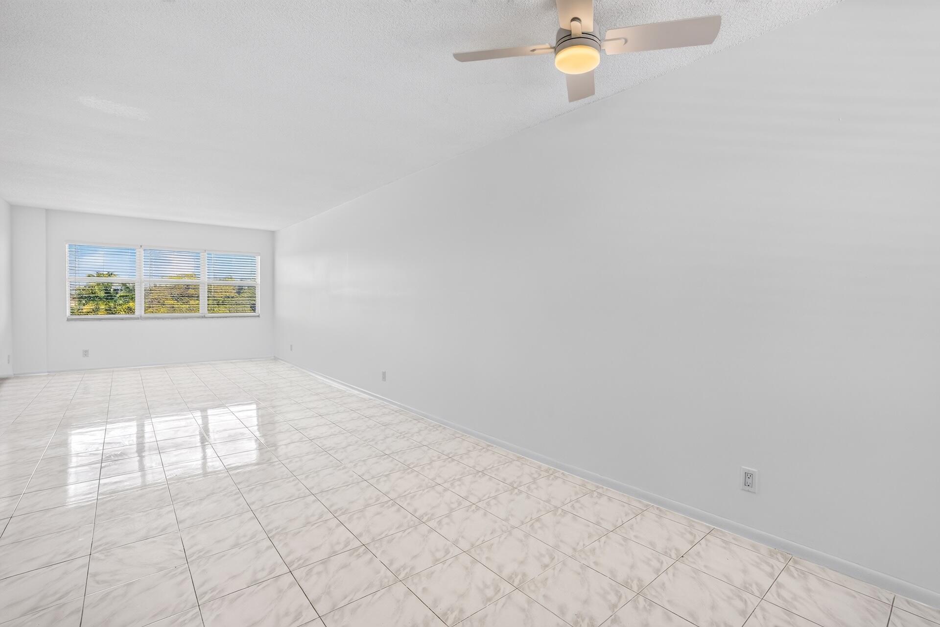 Horizon 404 DINING AREA-2 Horizon 404 DINING AREA-2