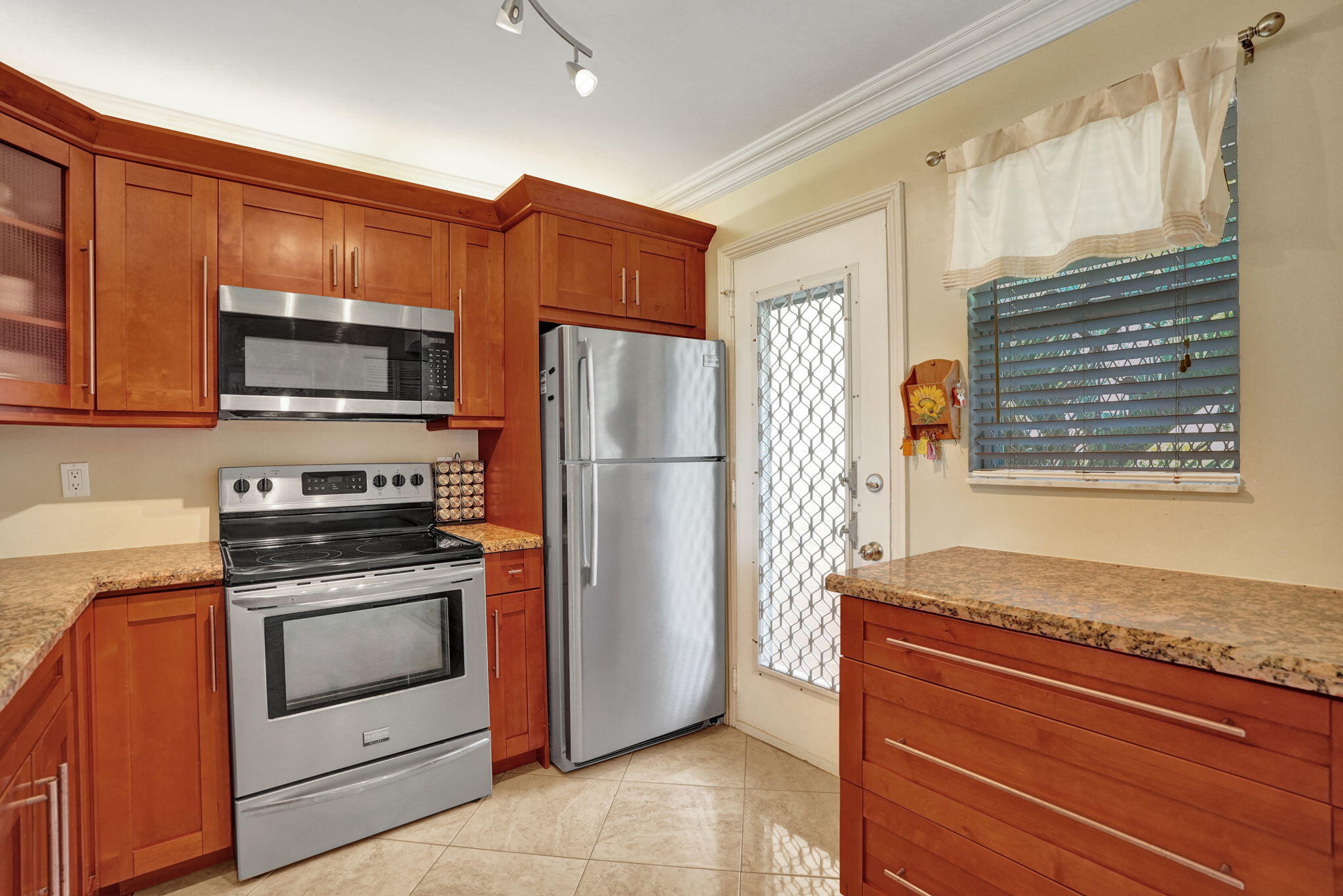 Kitchen 2