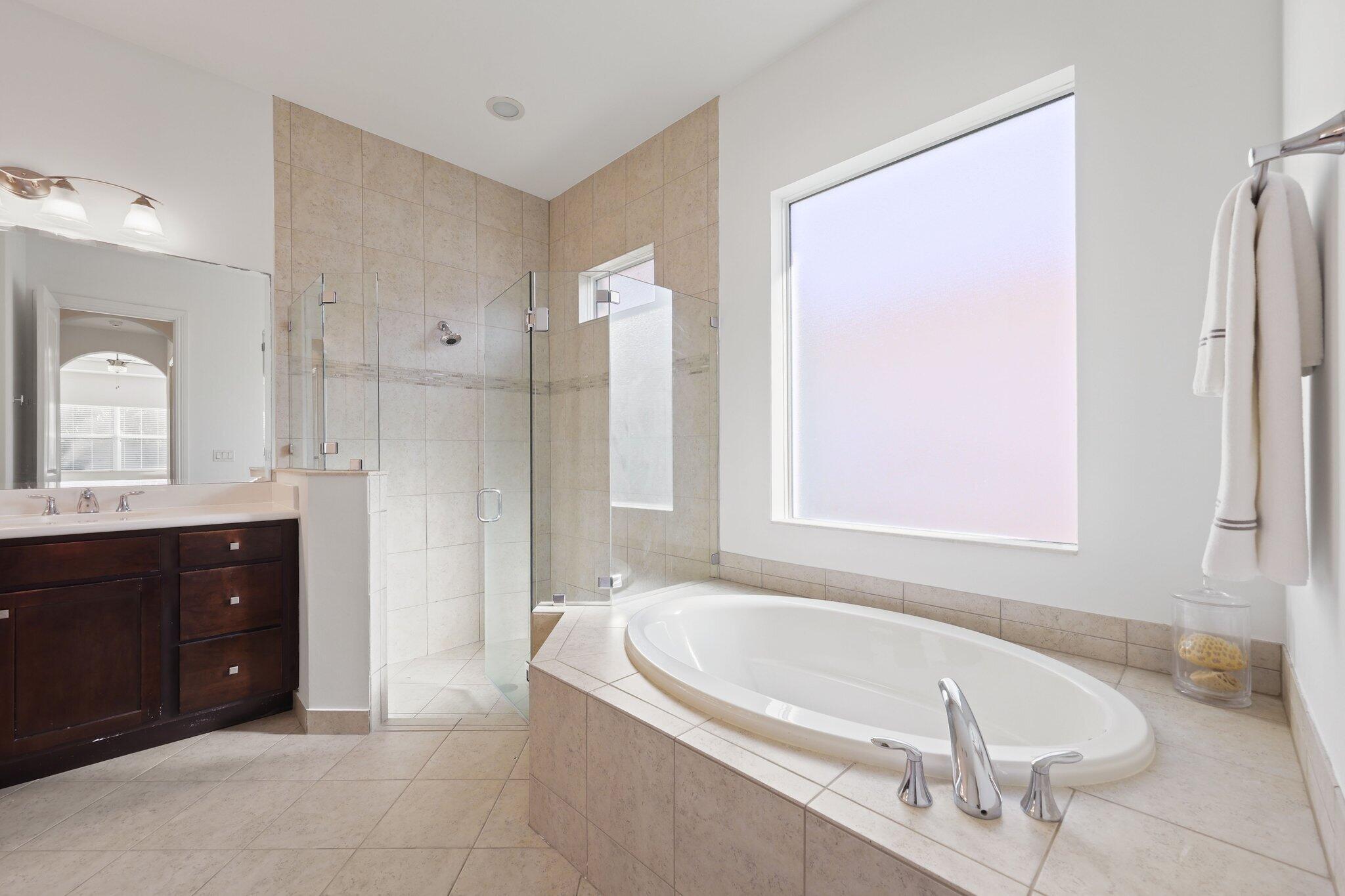 232 Carina Drive - 44.jpg-SMALL
