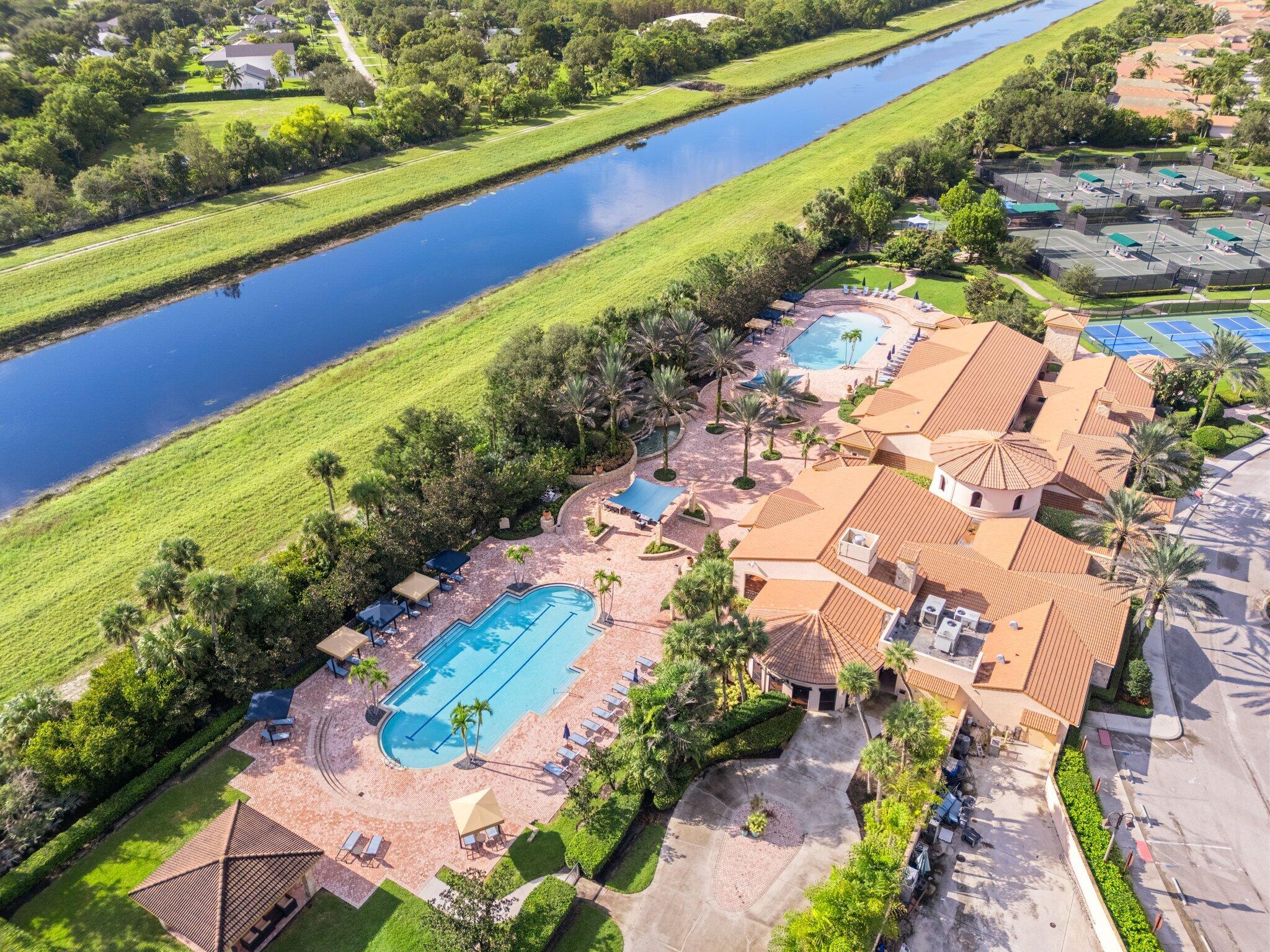 232 Carina Drive - 87.jpg-SMALL