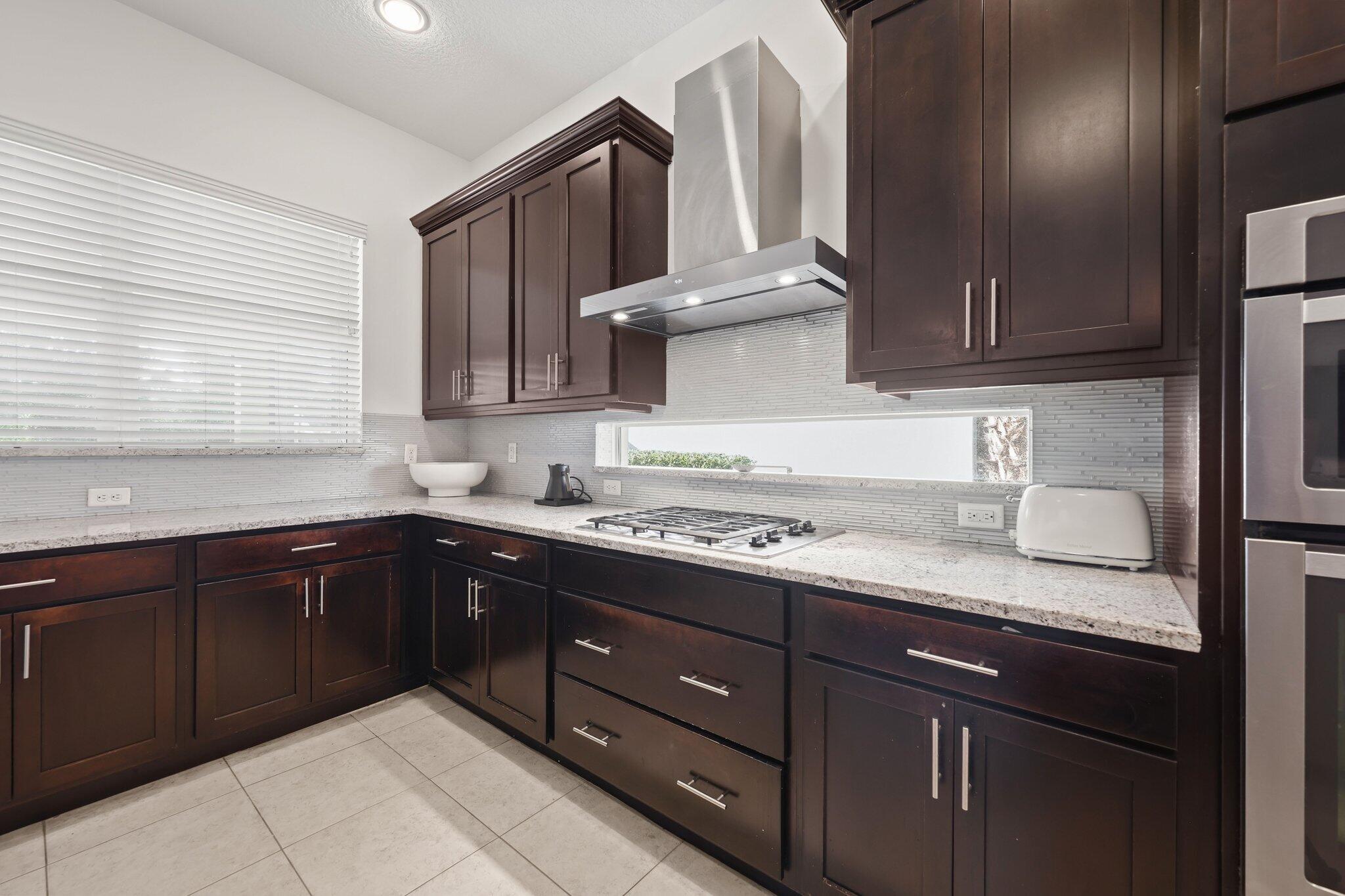 232 Carina Drive - 17.jpg-SMALL