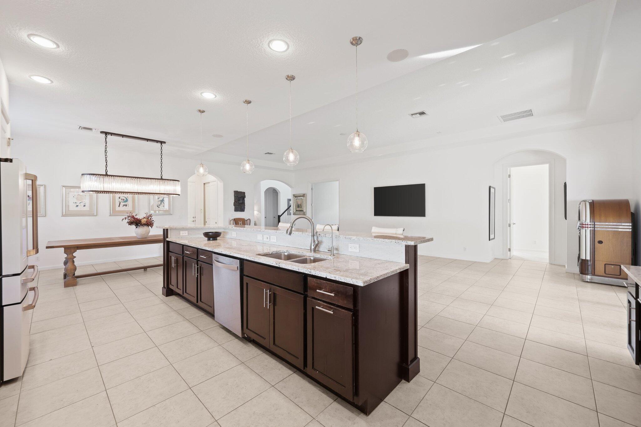 232 Carina Drive - 18.jpg-SMALL