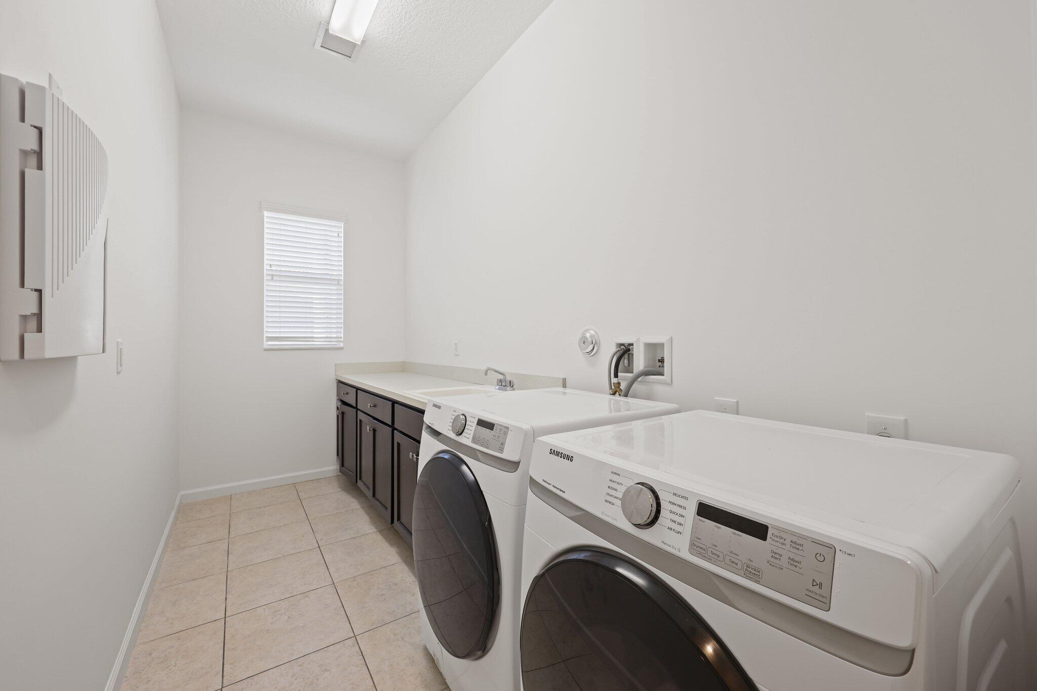232 Carina Drive - 48.jpg-SMALL