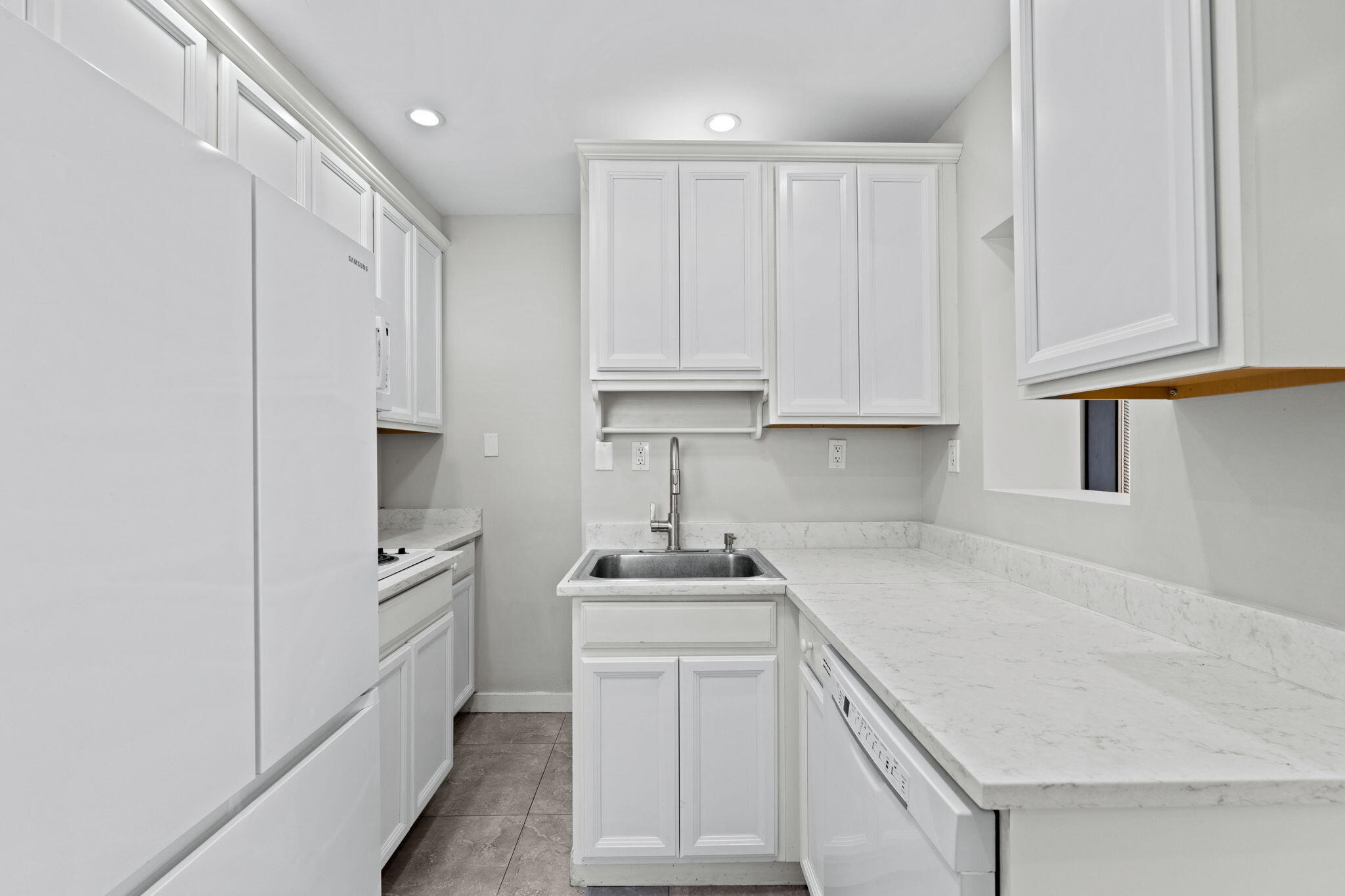 18-web-or-mls-A7401787