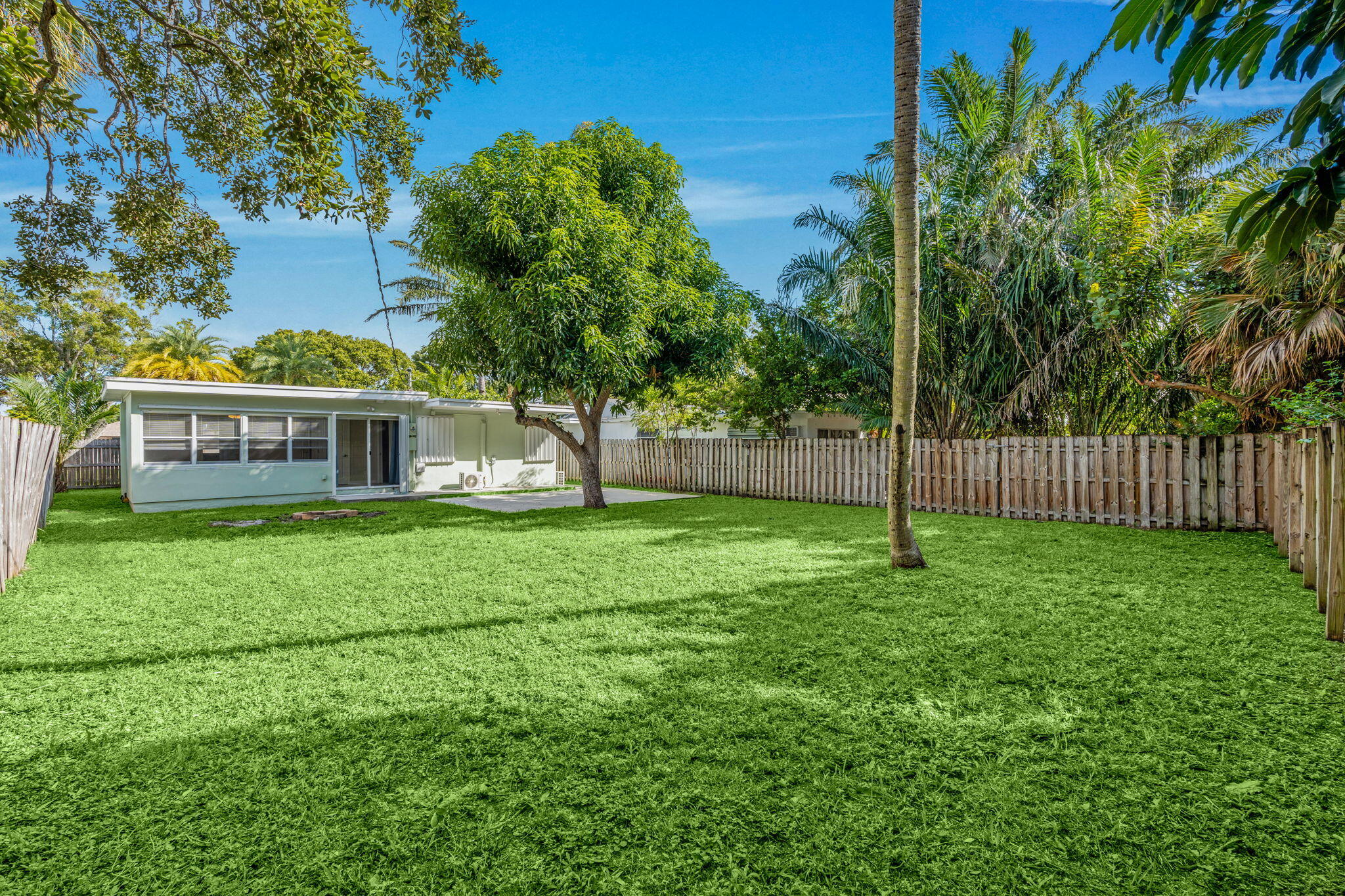 33-web-or-mls-A7401795