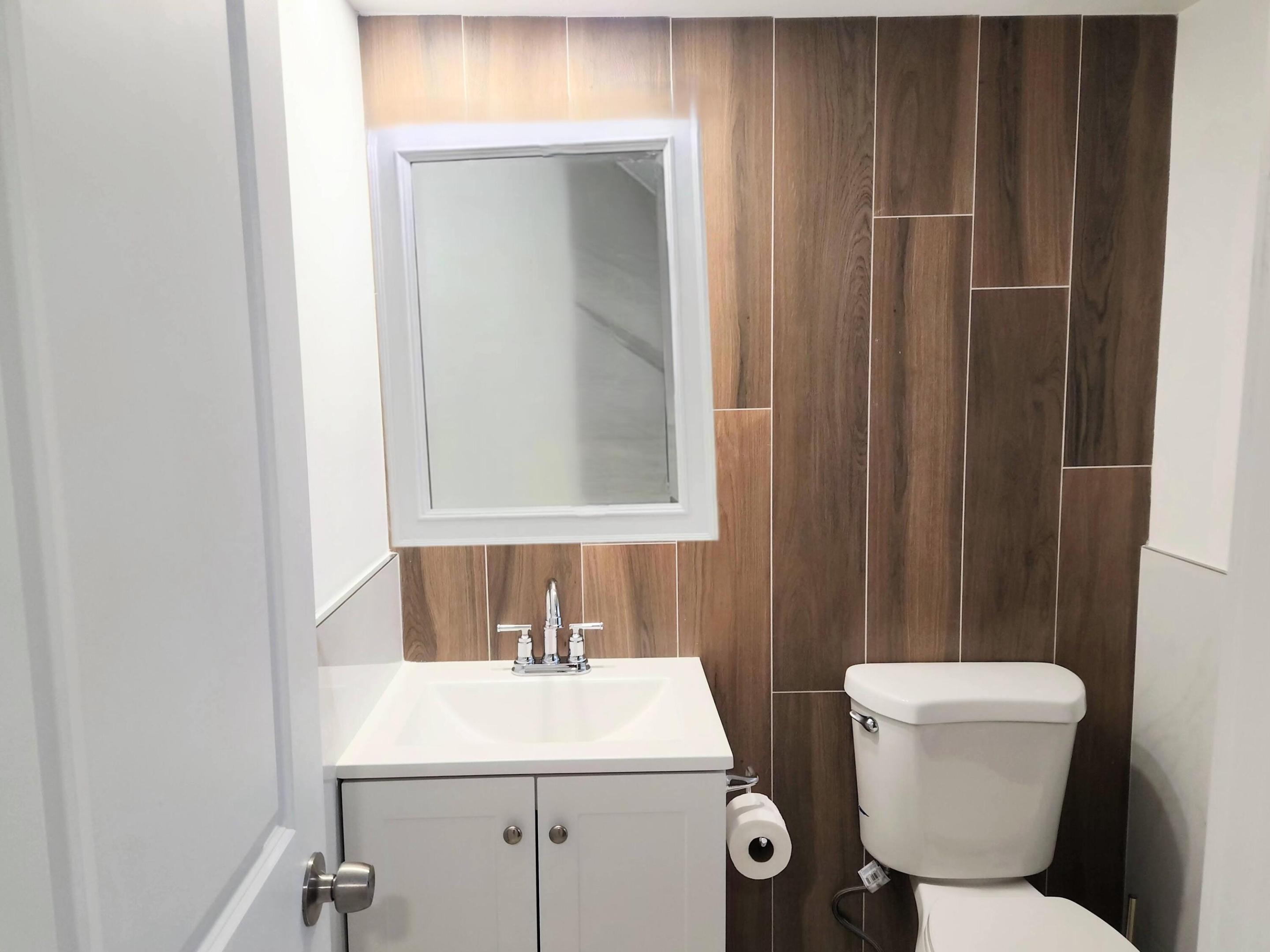 1/2 BATH