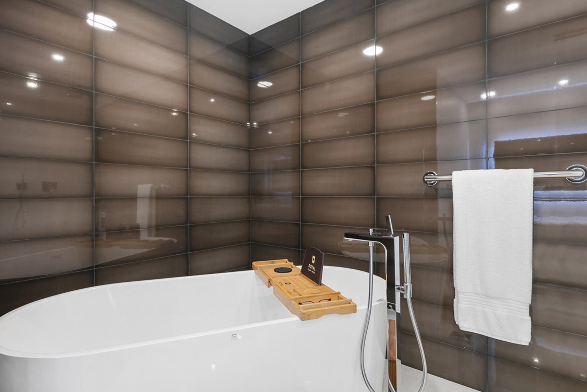 _0033_Aquablu-1503 MLS_0028_Master Bath
