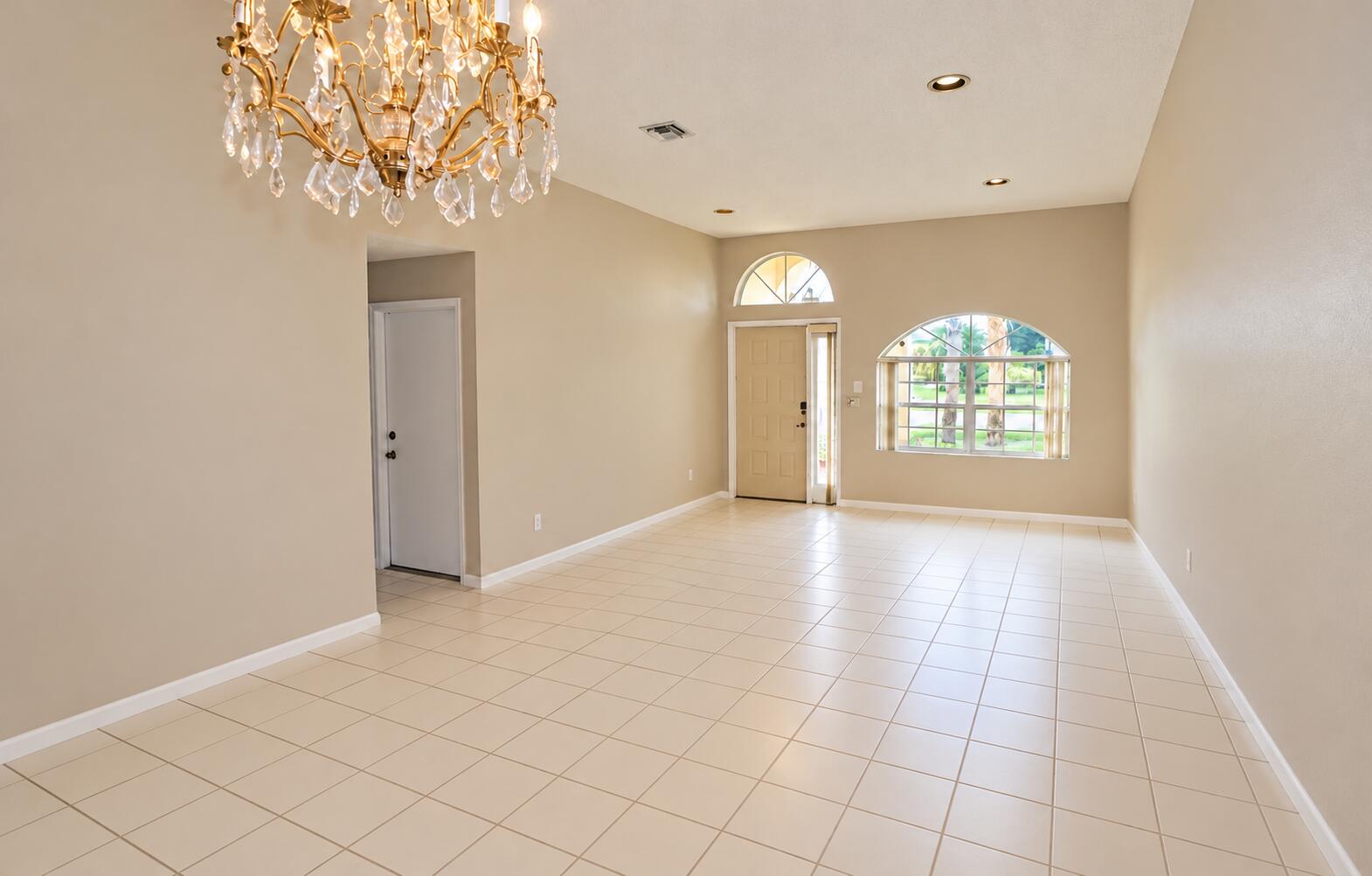 Living Room / Dining Room