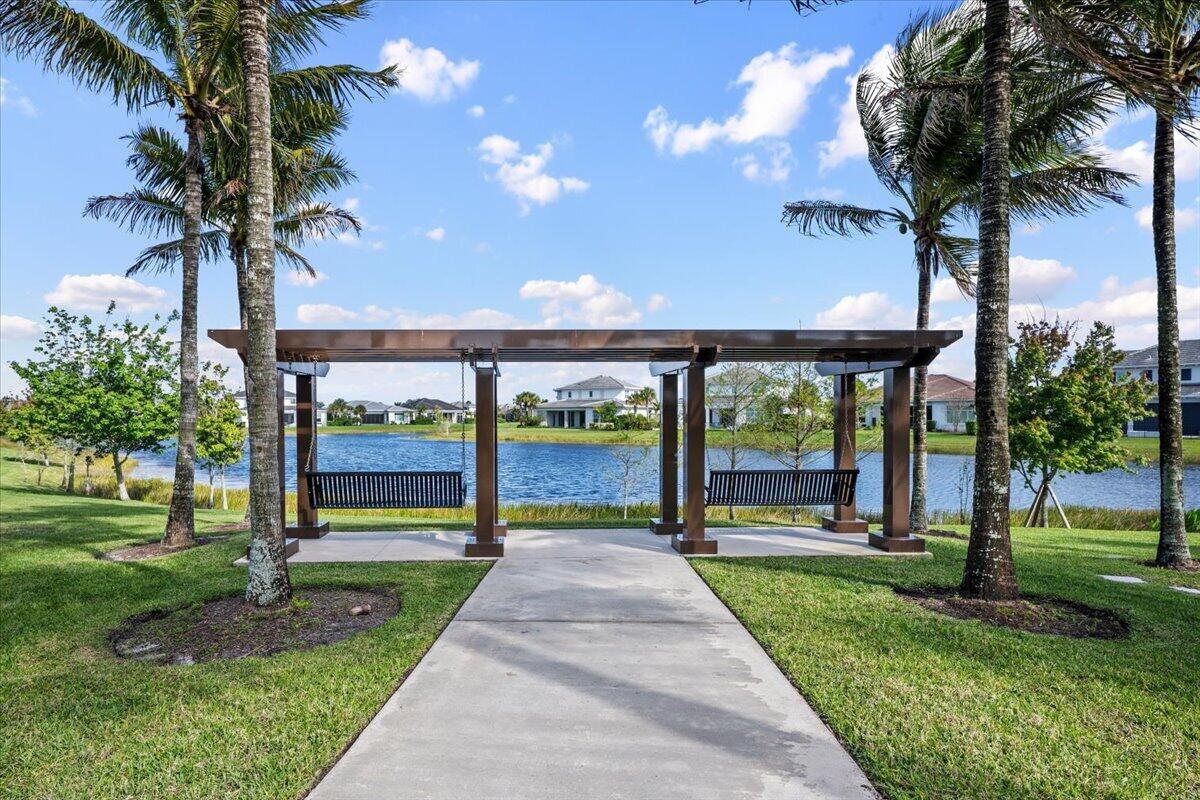 Lakefront Swings in Windgate